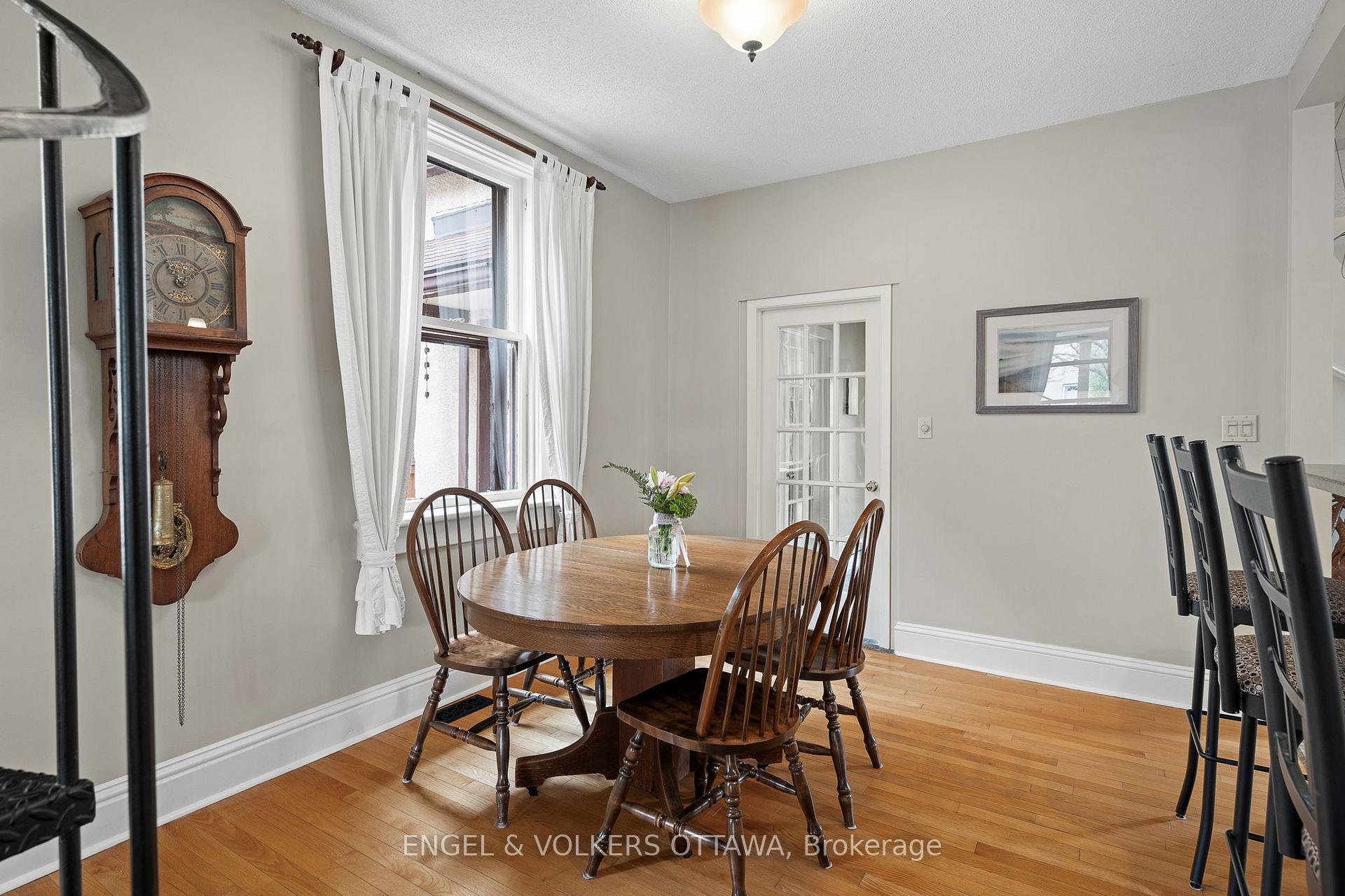 Photo 13 of 674 Melbourne Avenue, Ottawa, Laurentianview — HOMEH