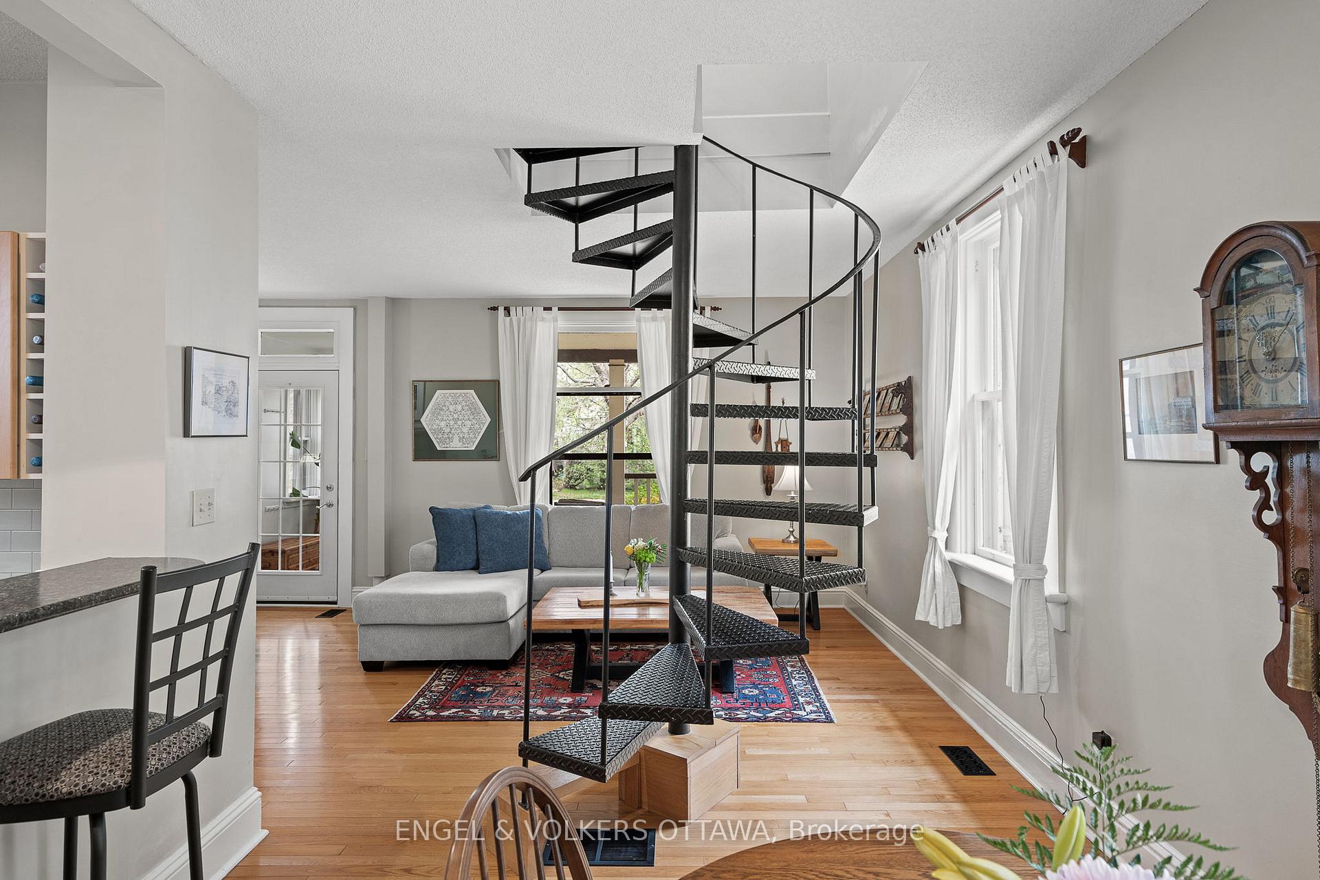 Photo 14 of 674 Melbourne Avenue, Ottawa, Laurentianview — HOMEH
