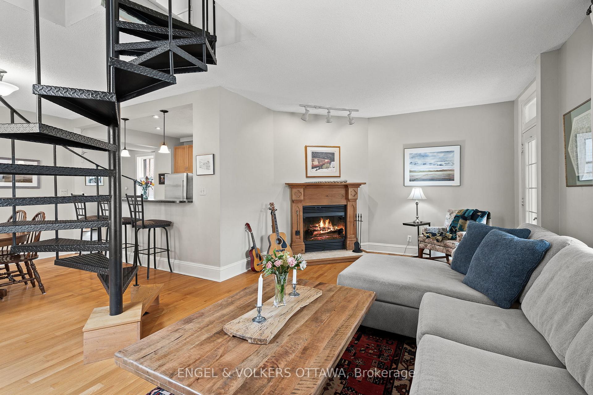 Photo 18 of 674 Melbourne Avenue, Ottawa, Laurentianview — HOMEH