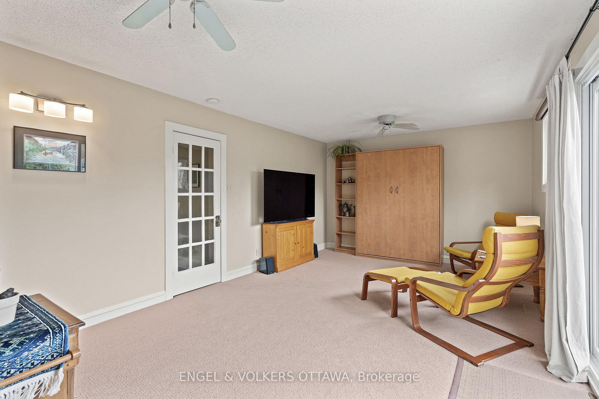 Photo 24 of 674 Melbourne Avenue, Ottawa, Laurentianview — HOMEH