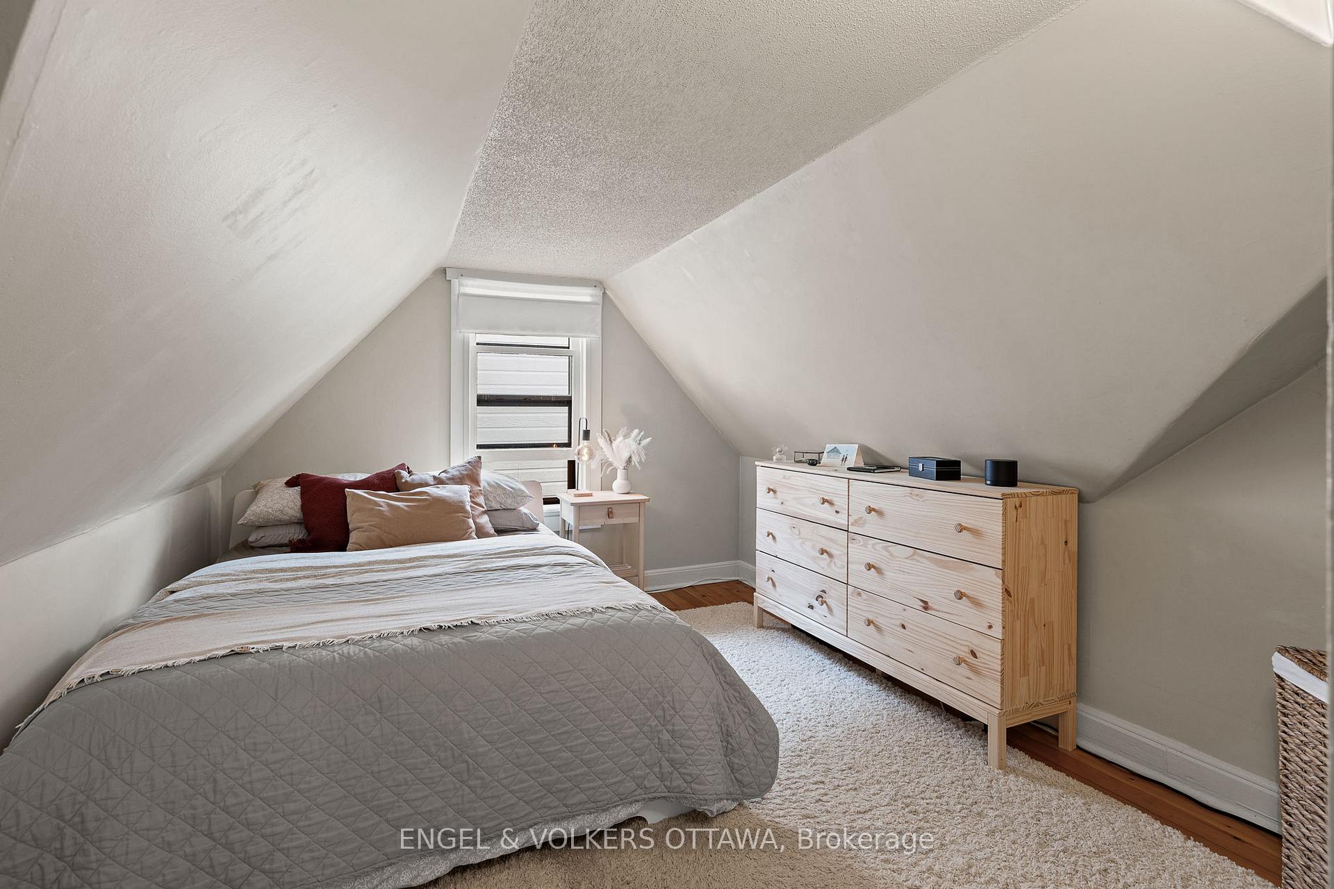 Photo 28 of 674 Melbourne Avenue, Ottawa, Laurentianview — HOMEH