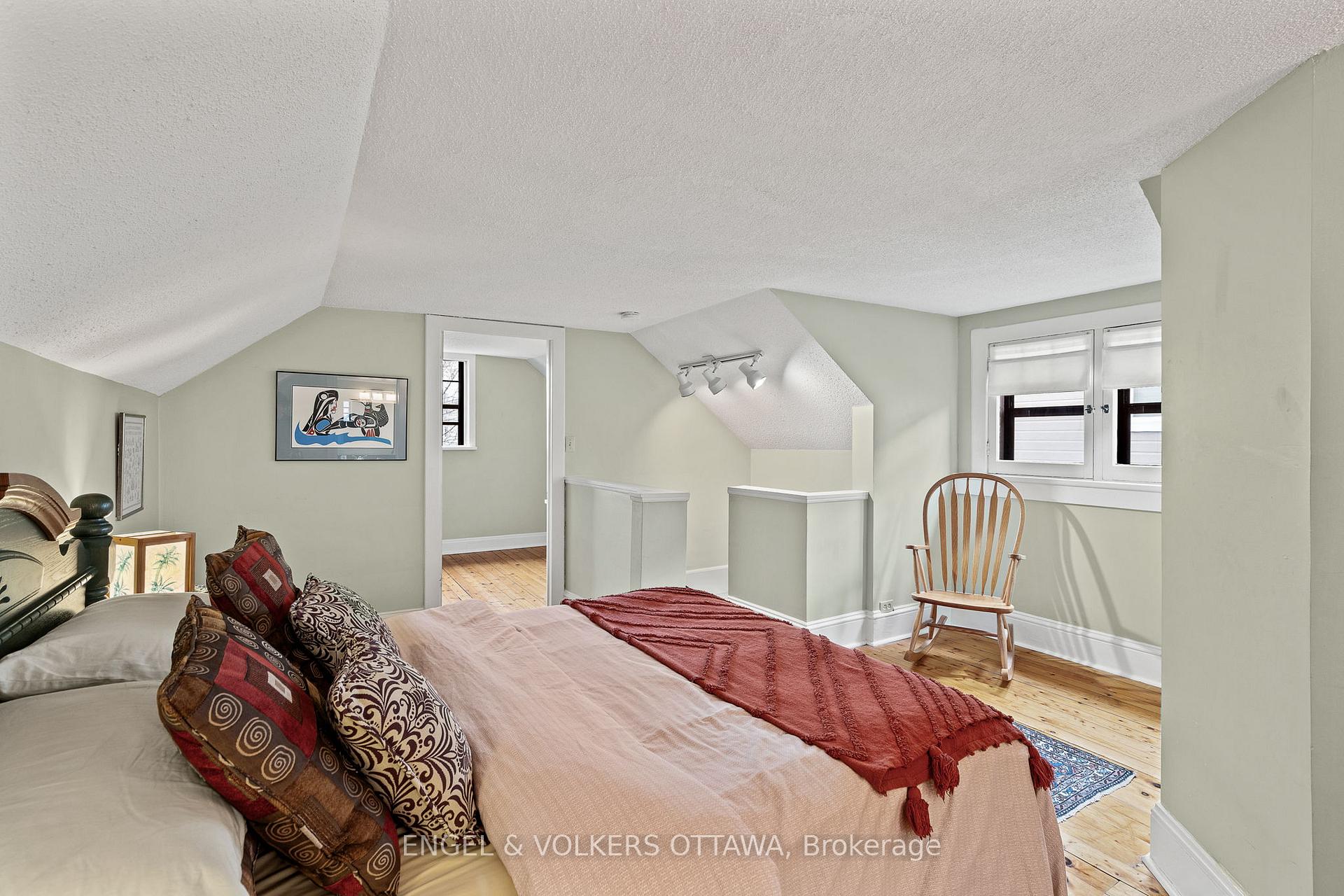 Photo 31 of 674 Melbourne Avenue, Ottawa, Laurentianview — HOMEH