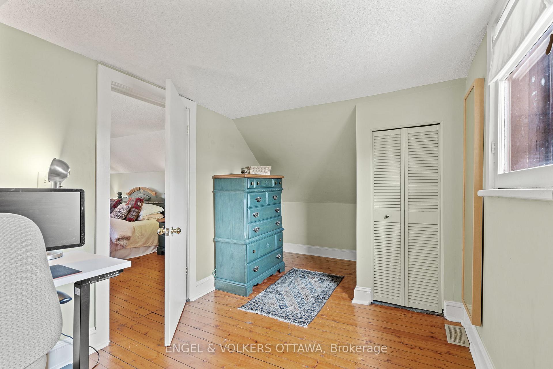 Photo 35 of 674 Melbourne Avenue, Ottawa, Laurentianview — HOMEH