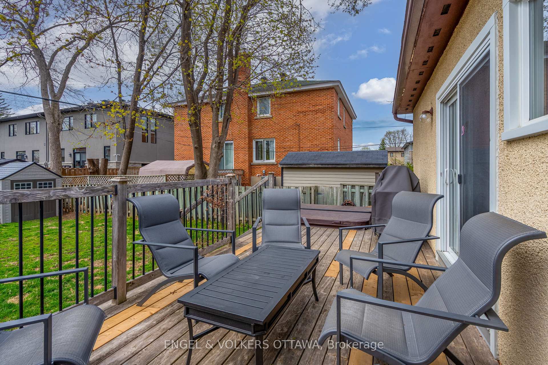 Photo 38 of 674 Melbourne Avenue, Ottawa, Laurentianview — HOMEH