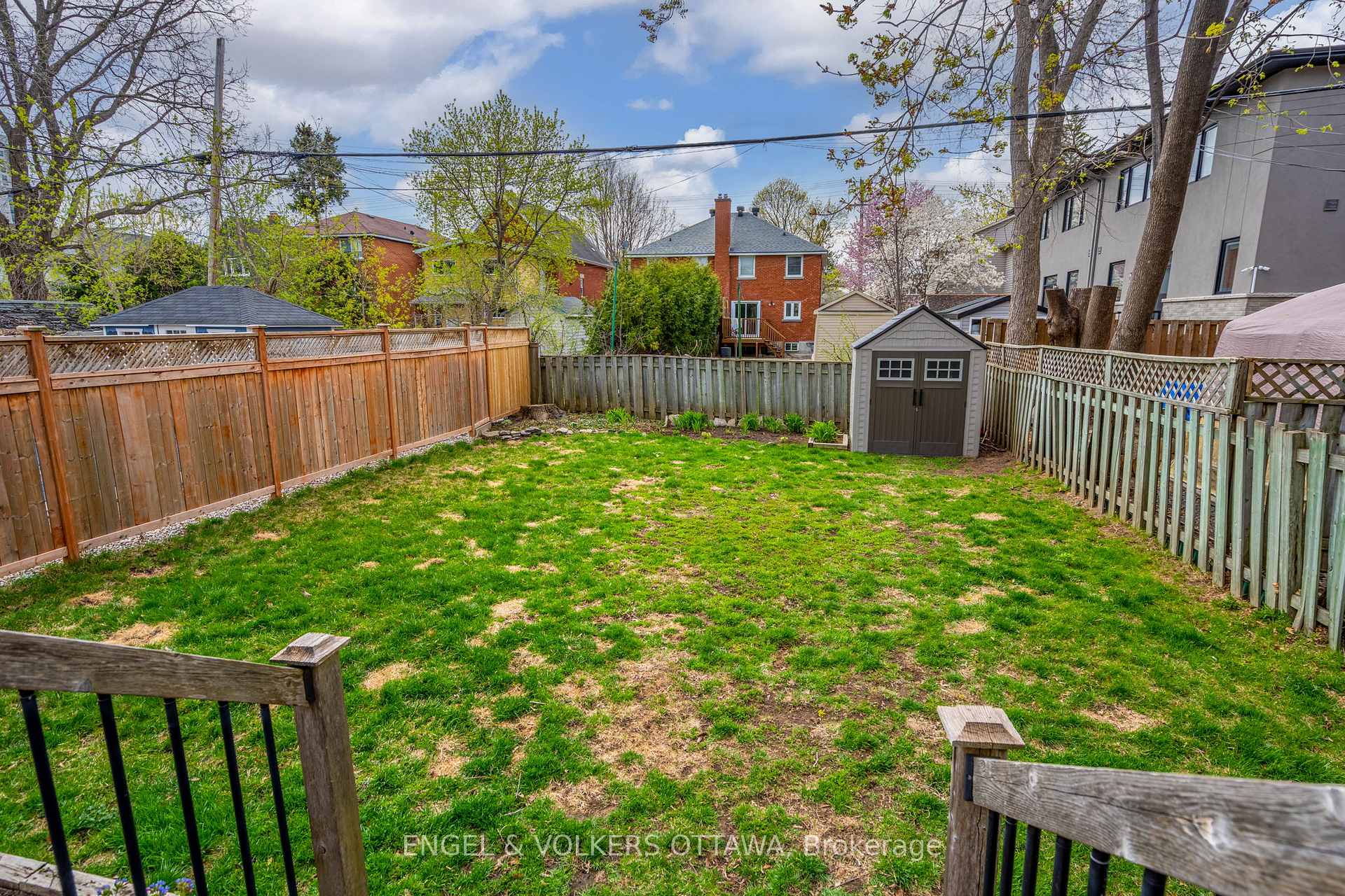 Photo 42 of 674 Melbourne Avenue, Ottawa, Laurentianview — HOMEH