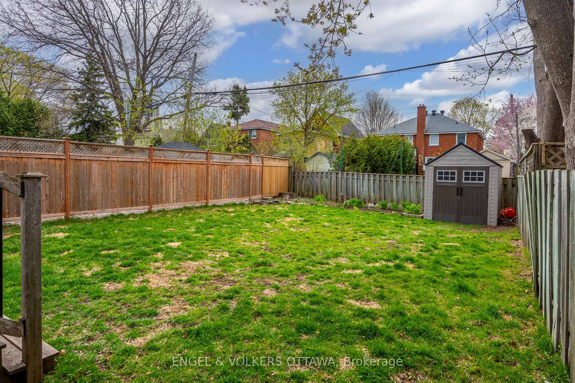 Photo 40 of 674 Melbourne Avenue, Ottawa, Laurentianview — HOMEH