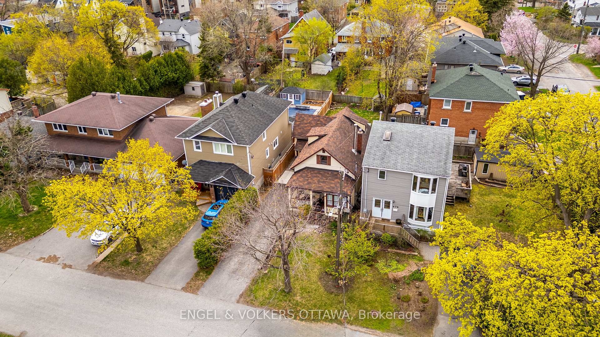 Photo 39 of 674 Melbourne Avenue, Ottawa, Laurentianview — HOMEH