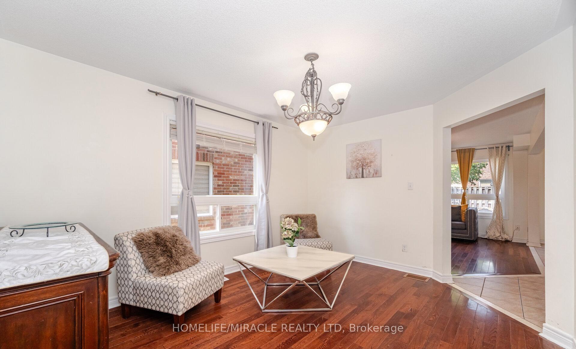 Photo 6 of 31 Hollingsworth Circle, Brampton, Fletcher's Meadow — HOMEH