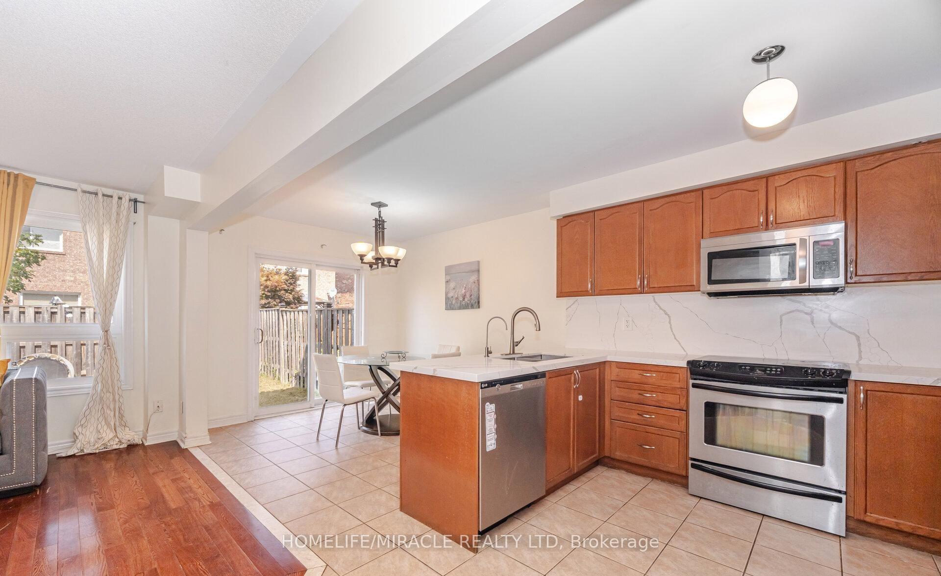 Photo 9 of 31 Hollingsworth Circle, Brampton, Fletcher's Meadow — HOMEH