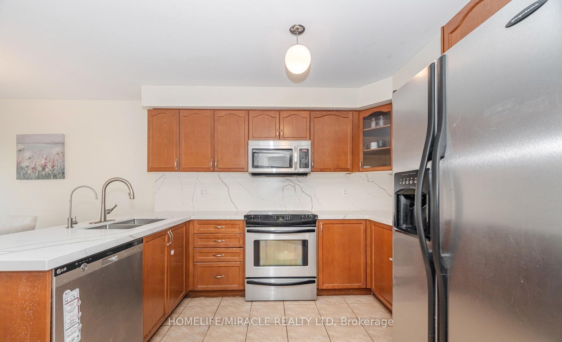 Photo 10 of 31 Hollingsworth Circle, Brampton, Fletcher's Meadow — HOMEH