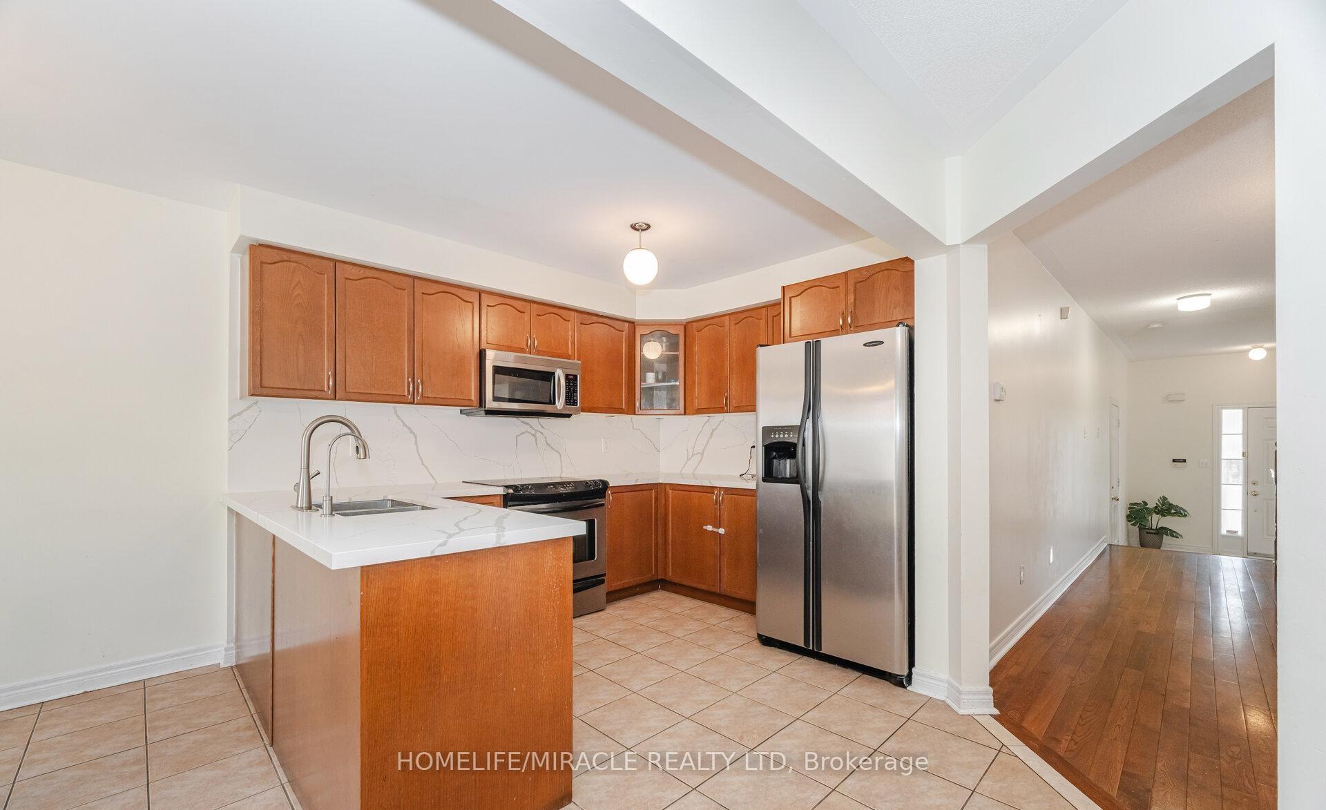 Photo 11 of 31 Hollingsworth Circle, Brampton, Fletcher's Meadow — HOMEH