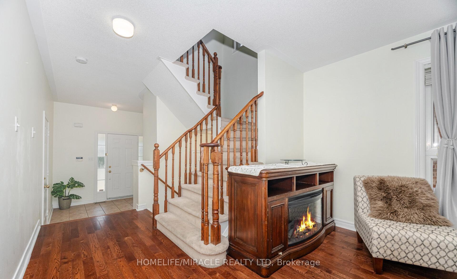 Photo 21 of 31 Hollingsworth Circle, Brampton, Fletcher's Meadow — HOMEH