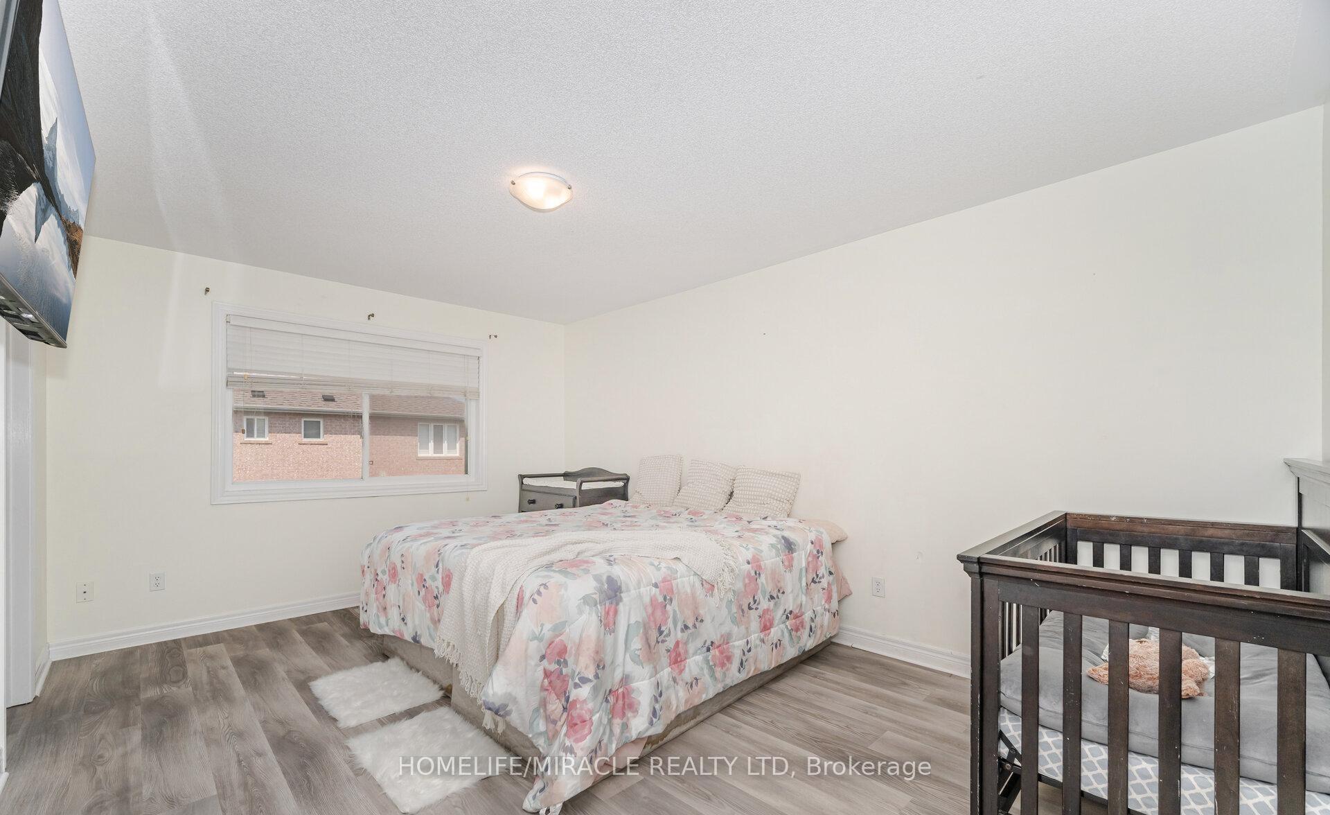 Photo 23 of 31 Hollingsworth Circle, Brampton, Fletcher's Meadow — HOMEH