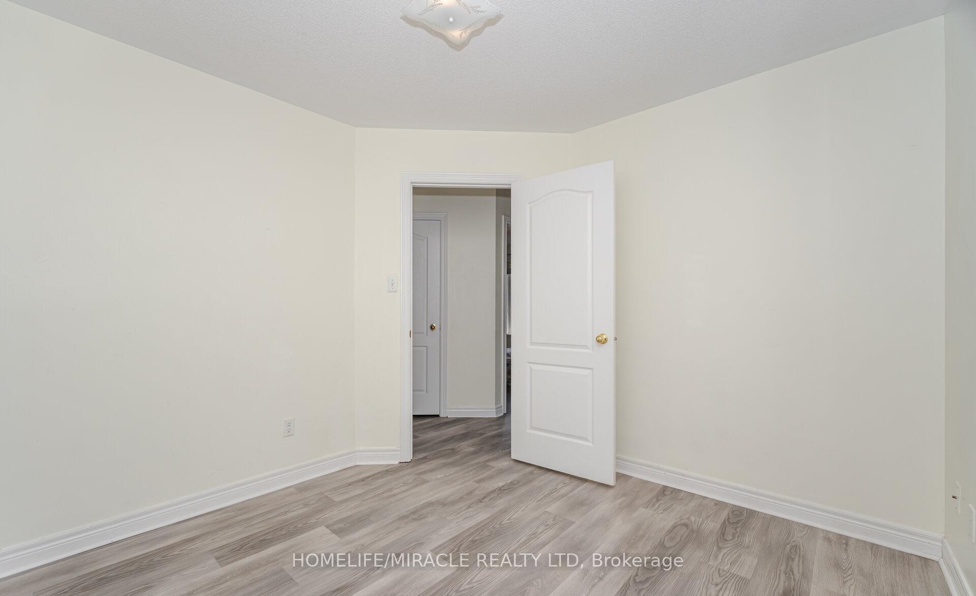Photo 33 of 31 Hollingsworth Circle, Brampton, Fletcher's Meadow — HOMEH