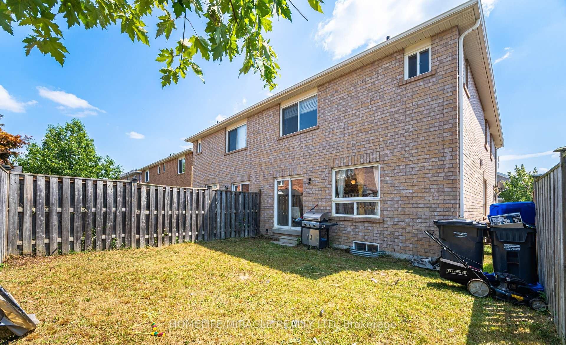 Photo 42 of 31 Hollingsworth Circle, Brampton, Fletcher's Meadow — HOMEH