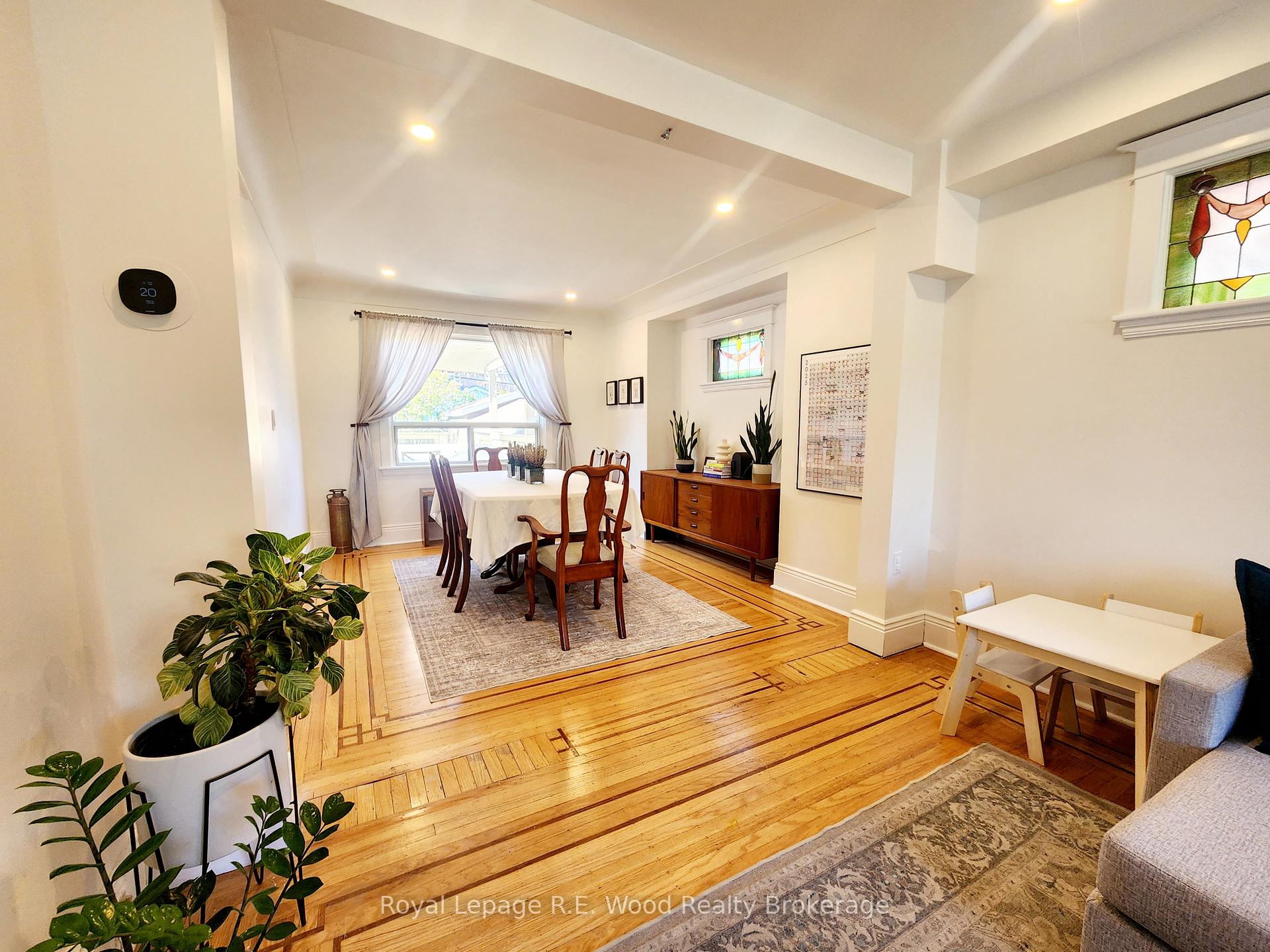 Photo 6 of 252 Graham Avenue S, Hamilton, Delta — HOMEH