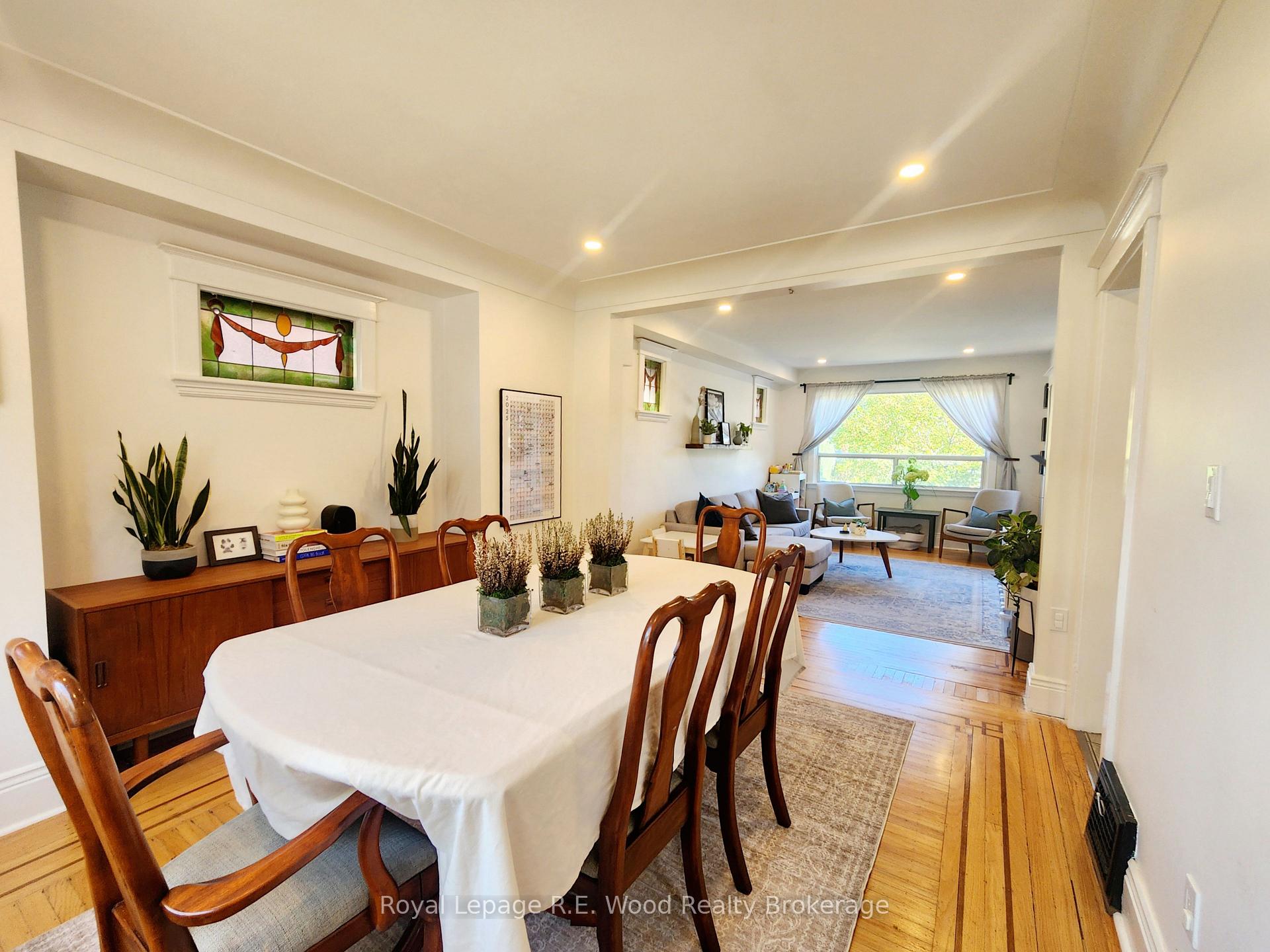 Photo 8 of 252 Graham Avenue S, Hamilton, Delta — HOMEH