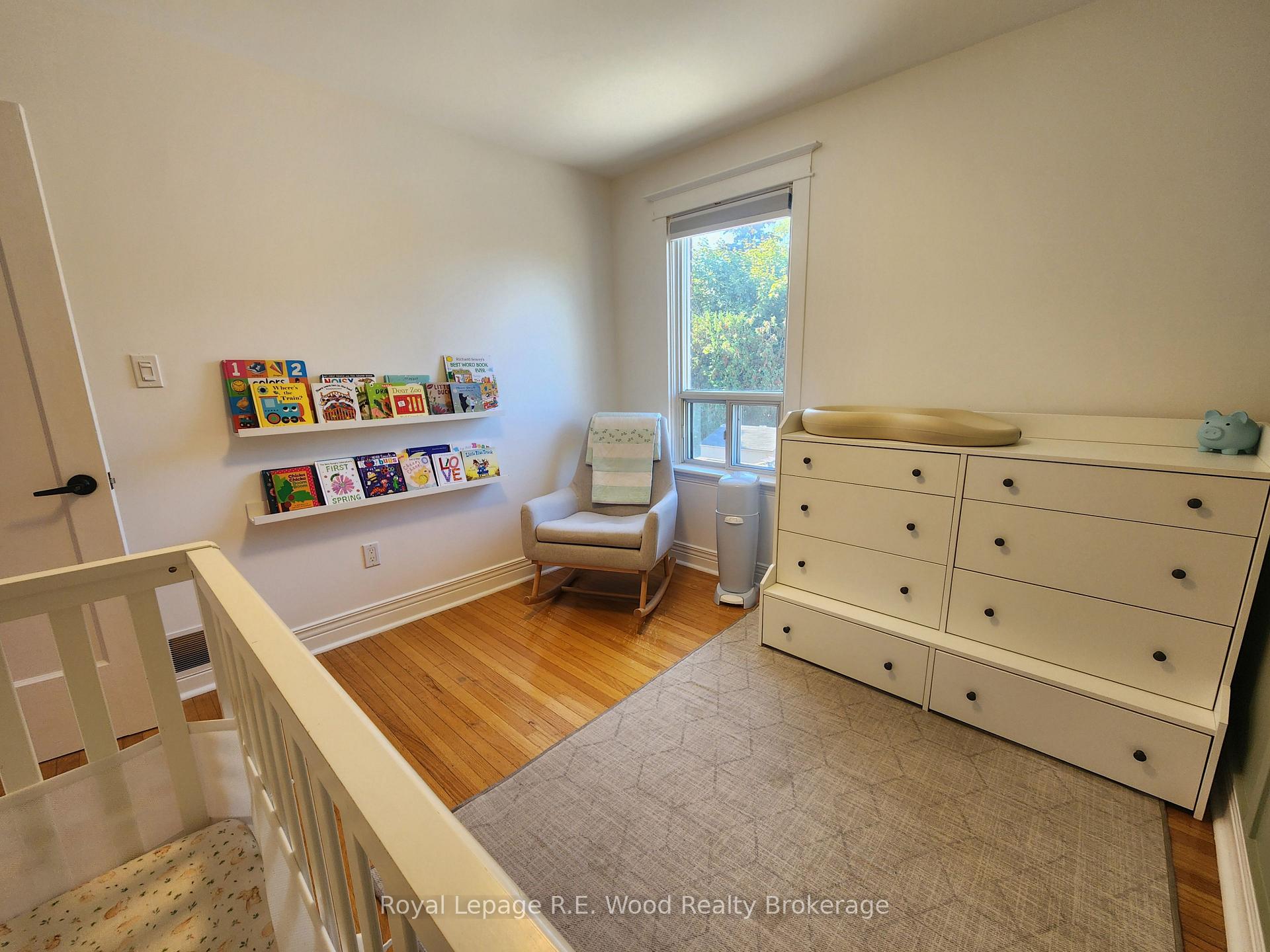 Photo 9 of 252 Graham Avenue S, Hamilton, Delta — HOMEH