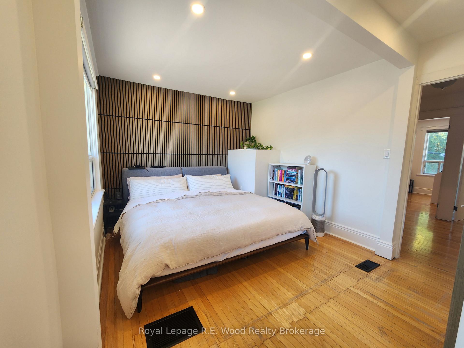 Photo 13 of 252 Graham Avenue S, Hamilton, Delta — HOMEH