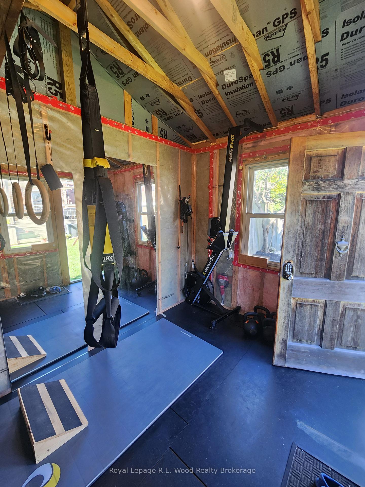 Photo 21 of 252 Graham Avenue S, Hamilton, Delta — HOMEH