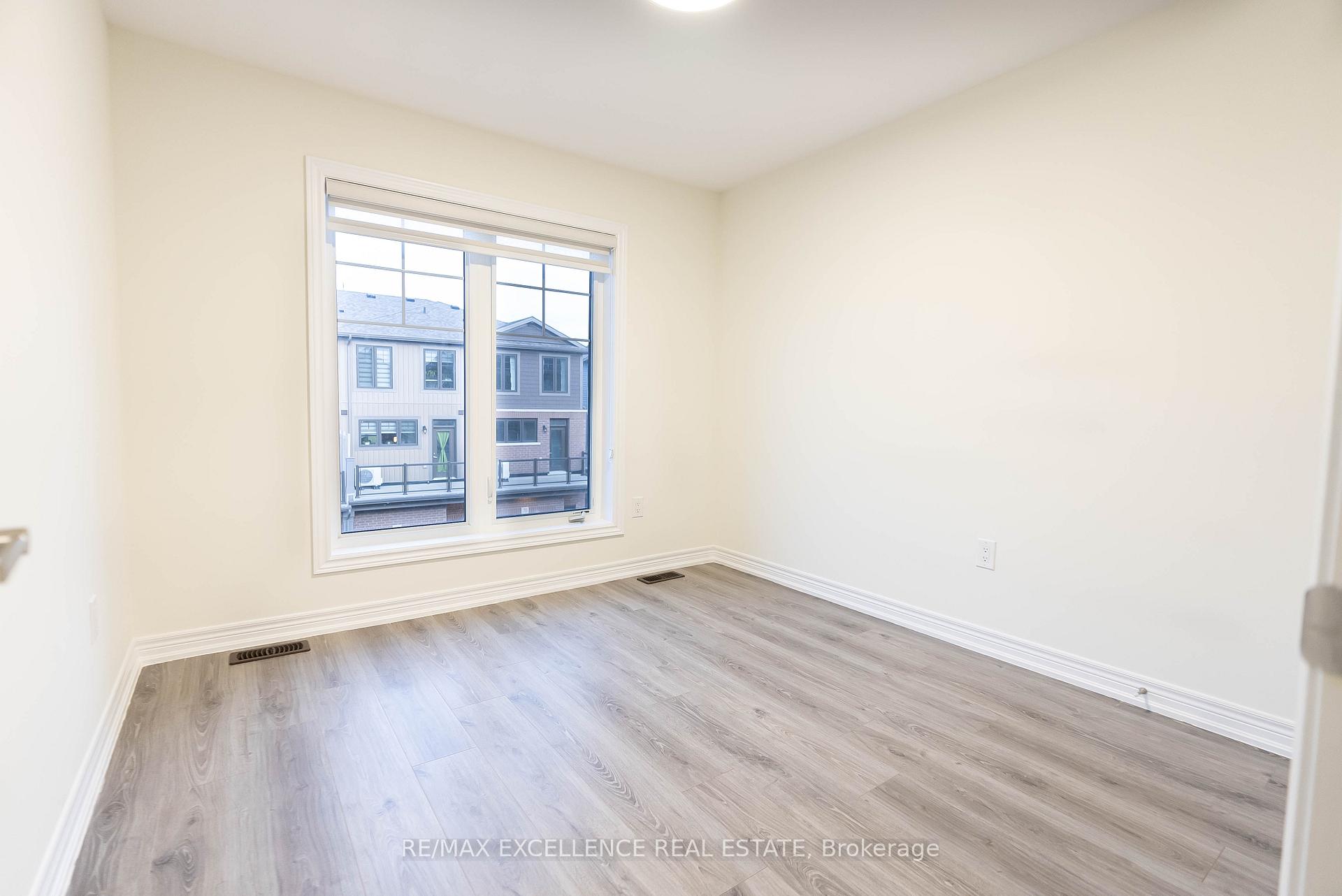 Photo 5 of Unit 83, 10 Birmingham Drive, Cambridge, Sheldon-Conestoga — HOMEH