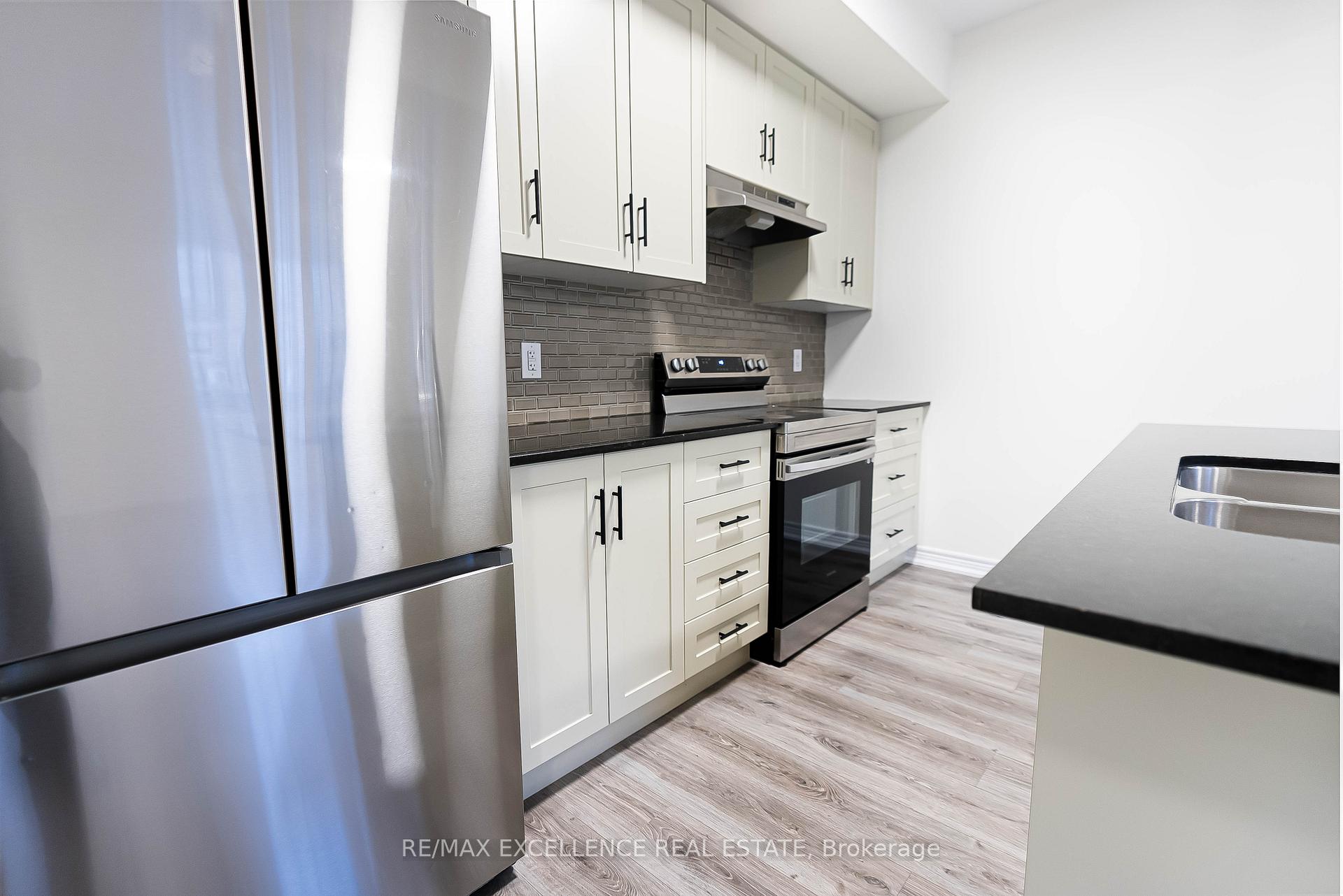 Photo 11 of Unit 83, 10 Birmingham Drive, Cambridge, Sheldon-Conestoga — HOMEH