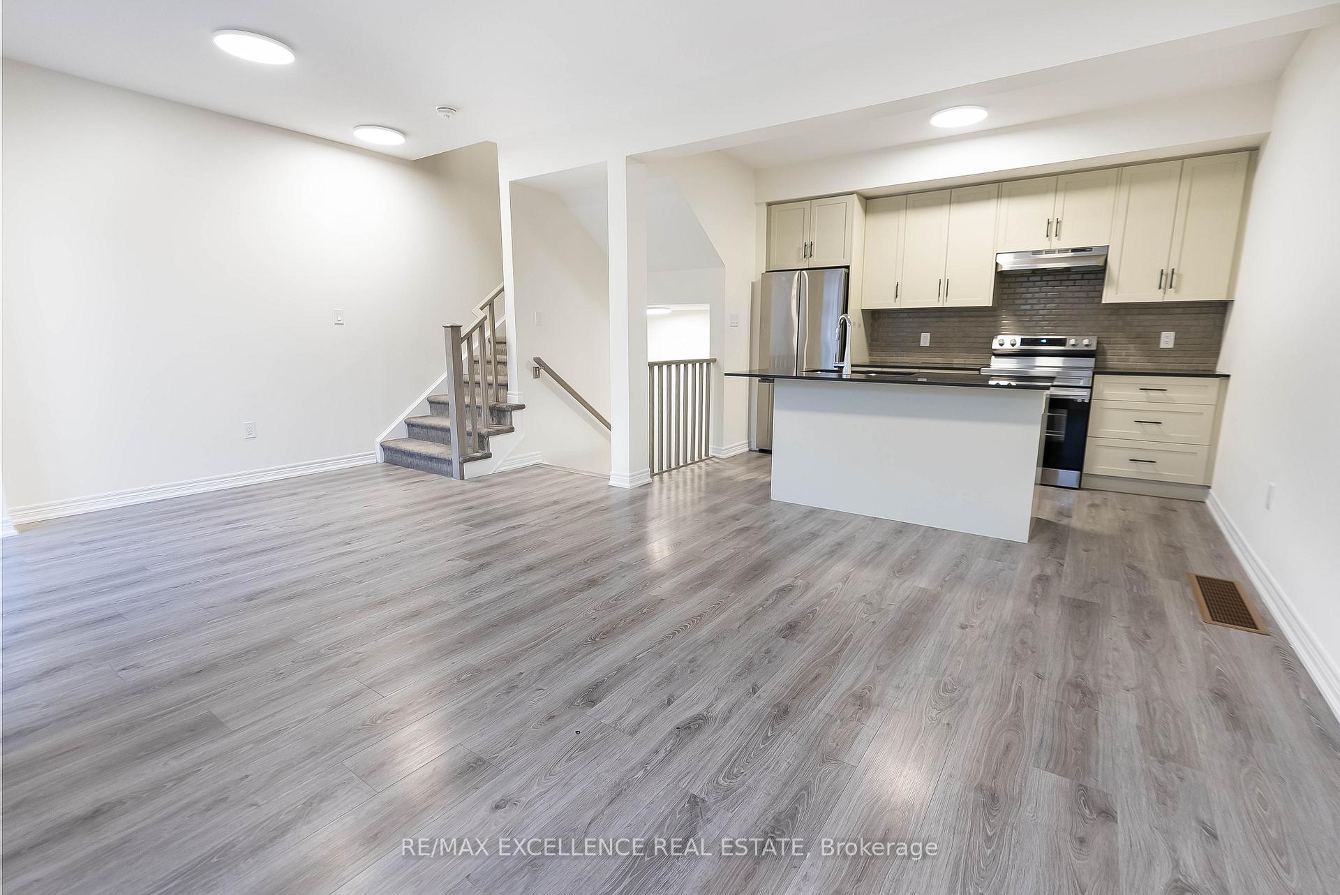 Photo 13 of Unit 83, 10 Birmingham Drive, Cambridge, Sheldon-Conestoga — HOMEH