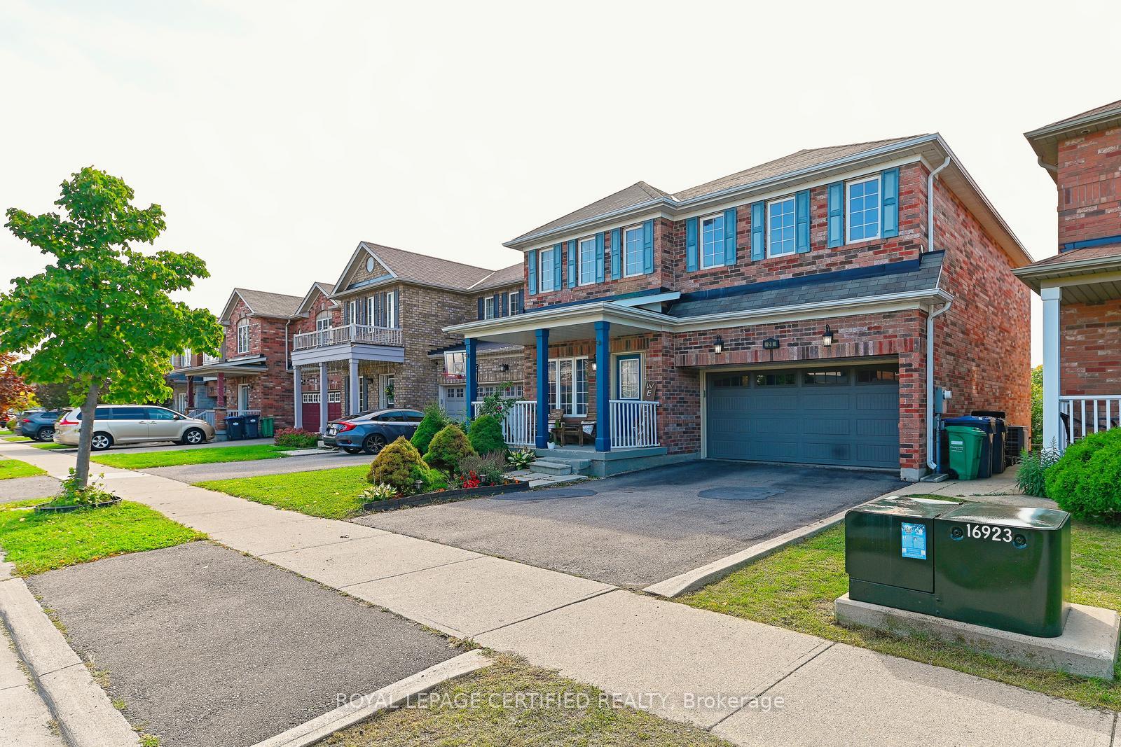 Photo 2 of 28 Abbotsbury Drive, Brampton, Credit Valley — HOMEH