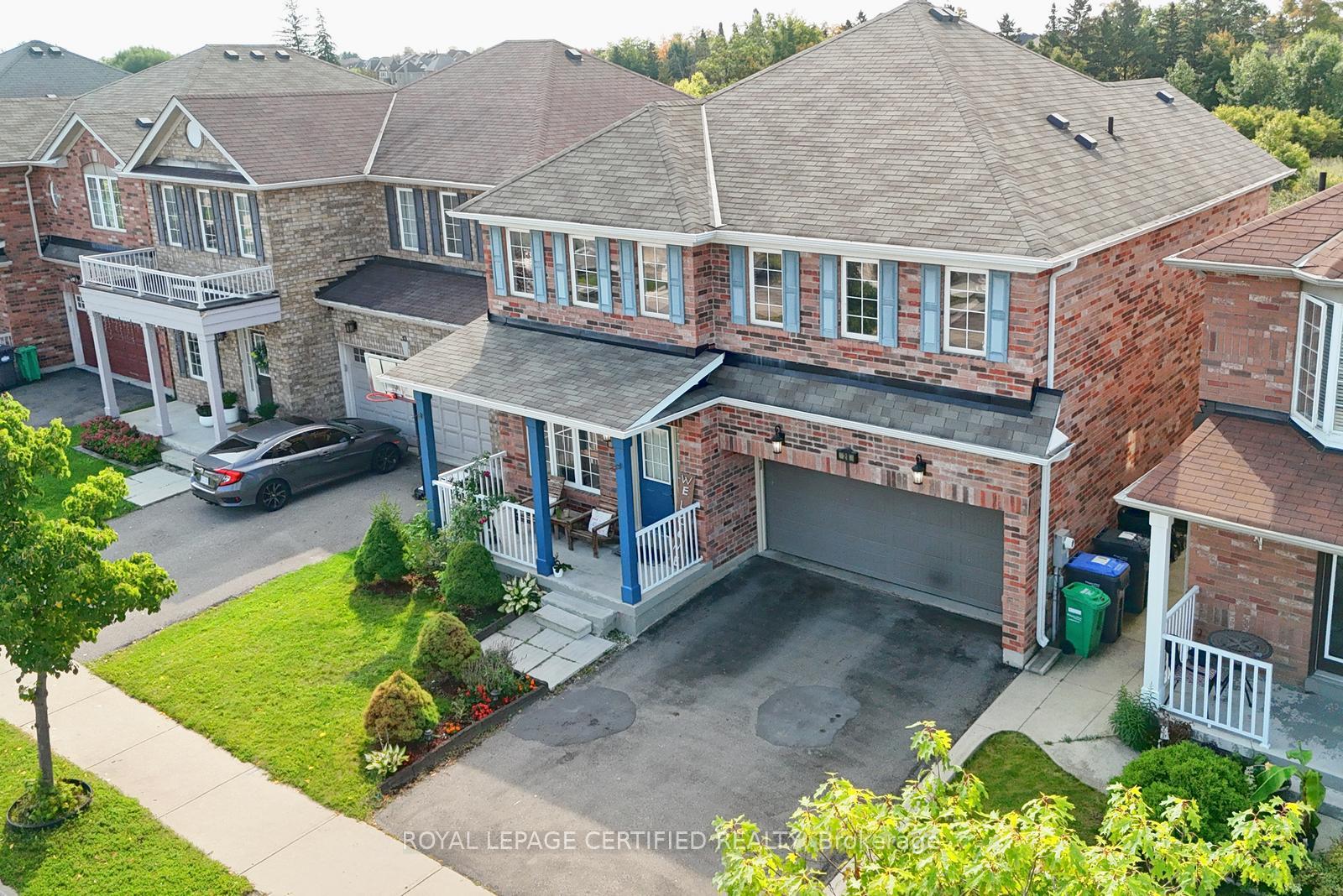 Photo 3 of 28 Abbotsbury Drive, Brampton, Credit Valley — HOMEH