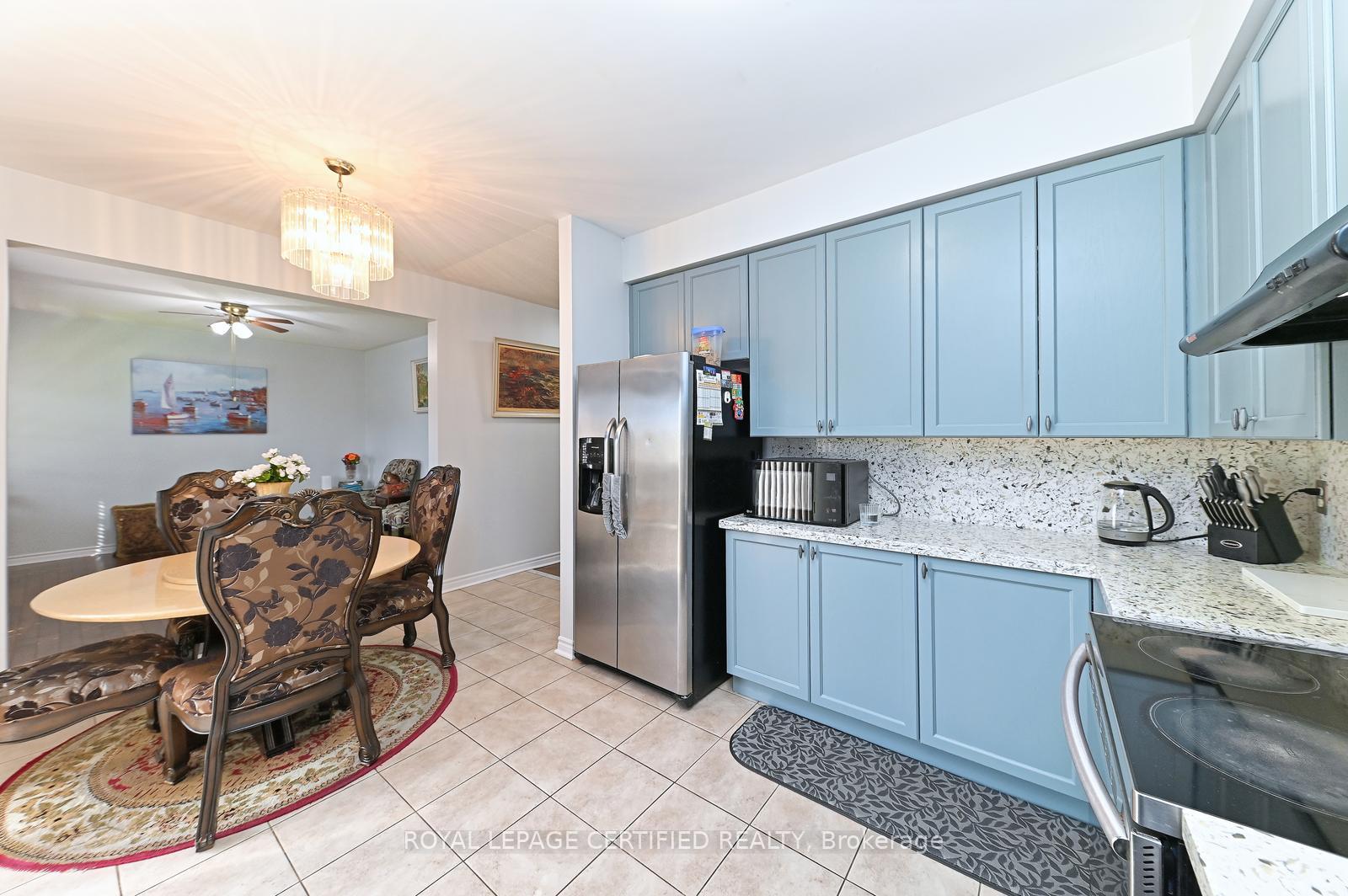 Photo 9 of 28 Abbotsbury Drive, Brampton, Credit Valley — HOMEH