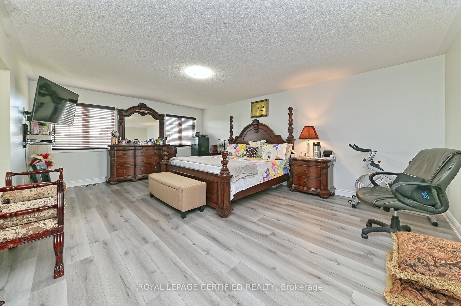 Photo 14 of 28 Abbotsbury Drive, Brampton, Credit Valley — HOMEH