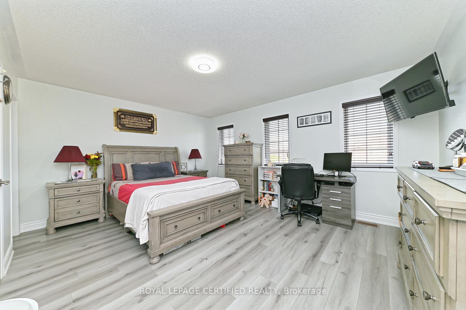 Photo 16 of 28 Abbotsbury Drive, Brampton, Credit Valley — HOMEH