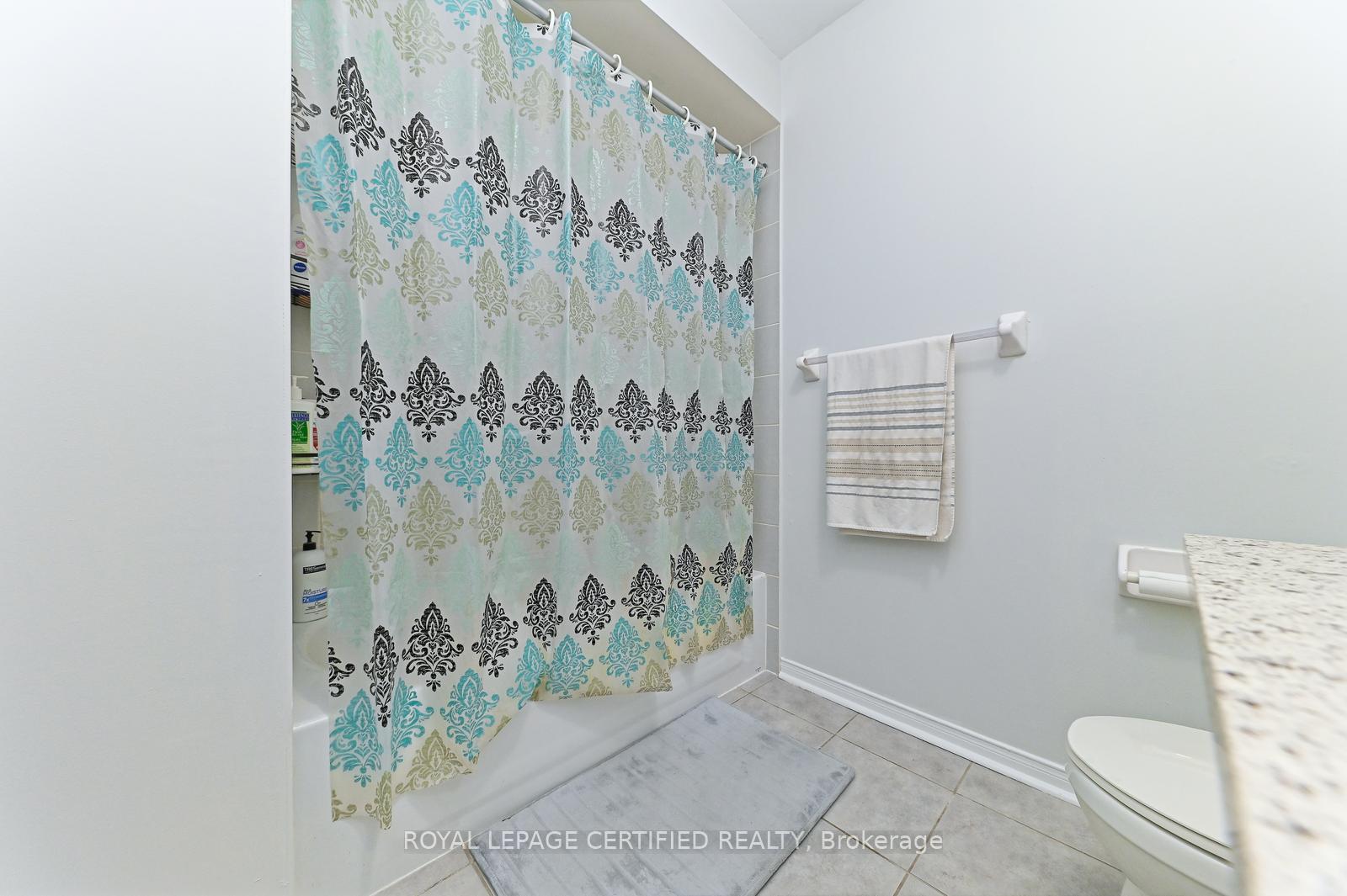 Photo 21 of 28 Abbotsbury Drive, Brampton, Credit Valley — HOMEH