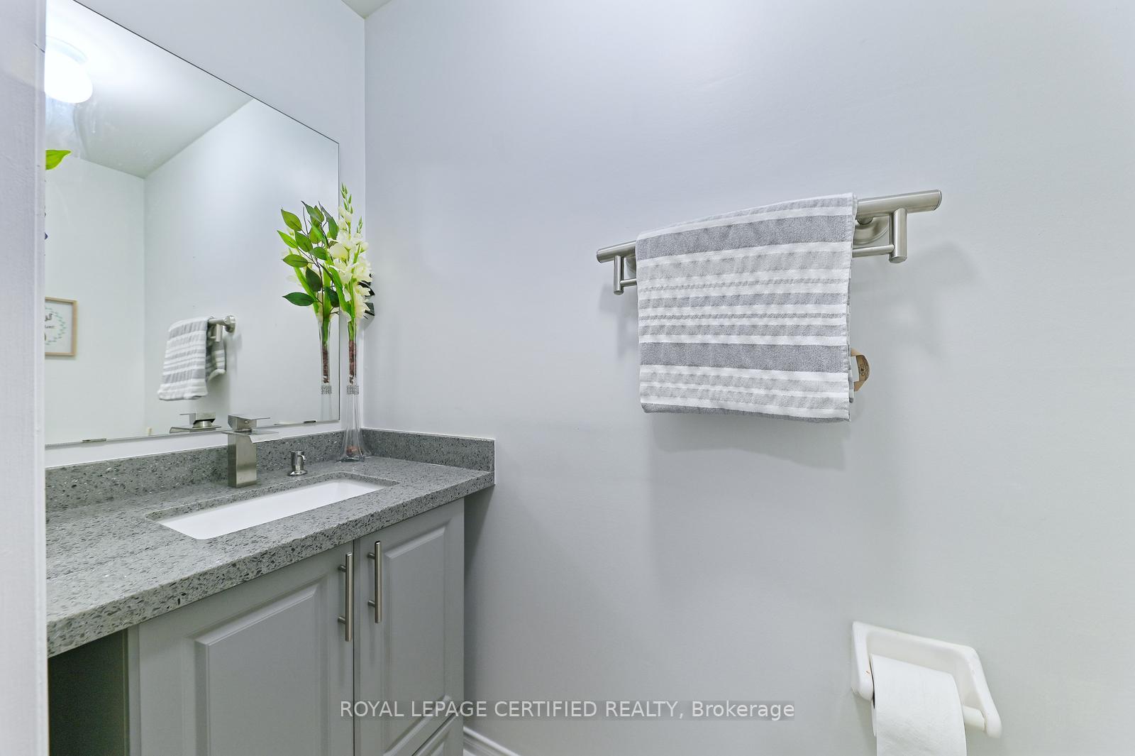 Photo 22 of 28 Abbotsbury Drive, Brampton, Credit Valley — HOMEH