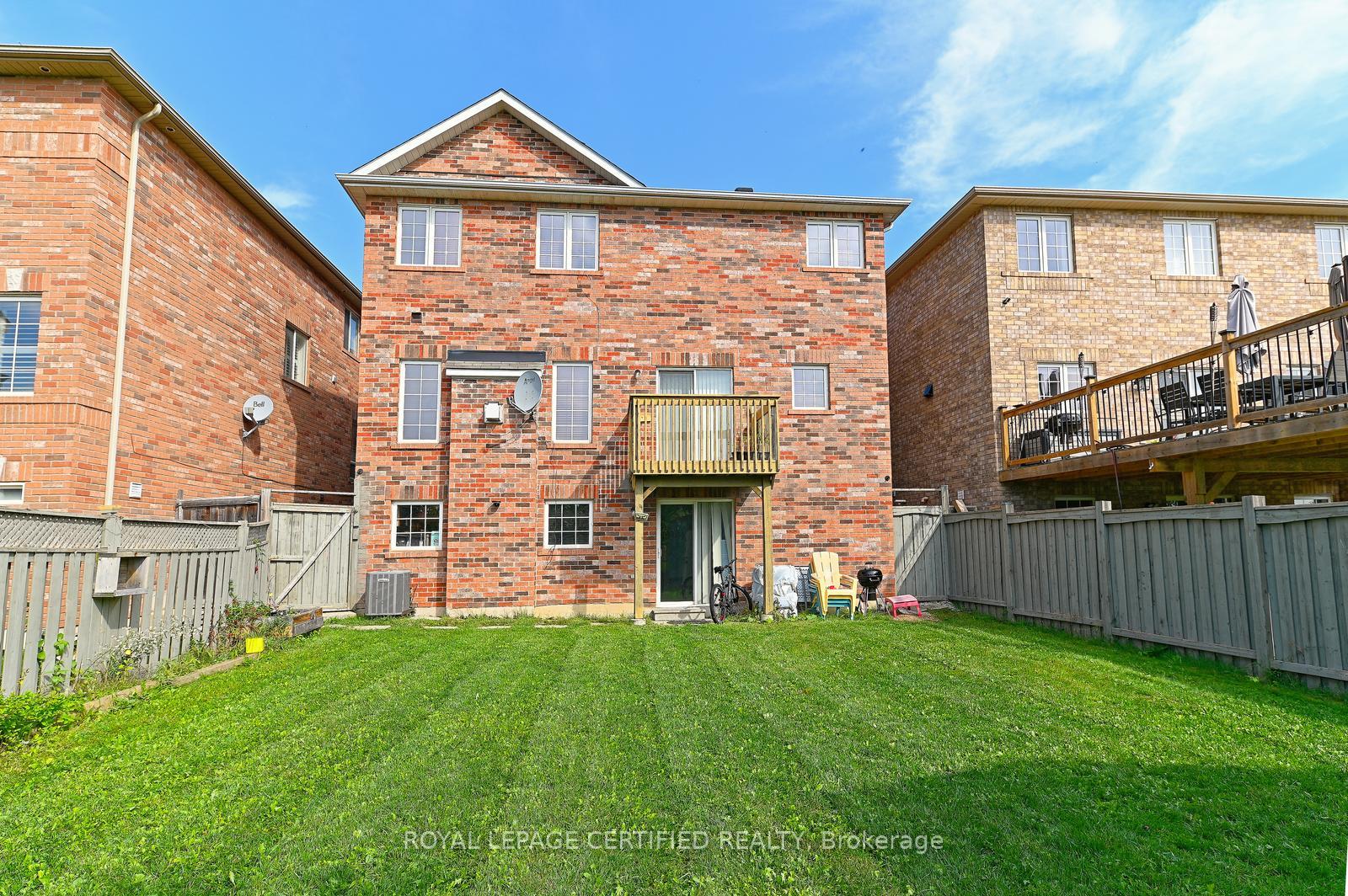 Photo 32 of 28 Abbotsbury Drive, Brampton, Credit Valley — HOMEH