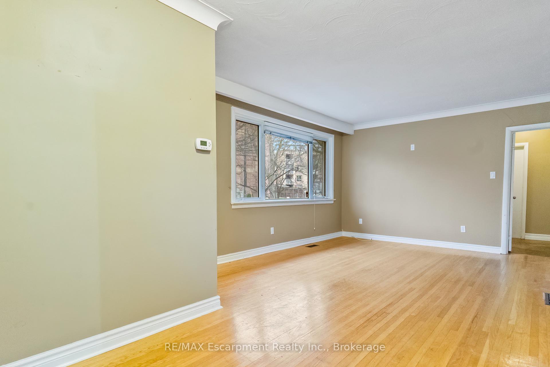 Photo 6 of Unit MAIN, 116 Prince Charles Drive, Oakville, Central — HOMEH