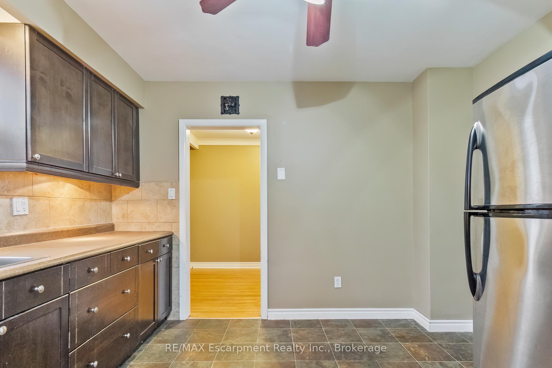 Photo 10 of Unit MAIN, 116 Prince Charles Drive, Oakville, Central — HOMEH