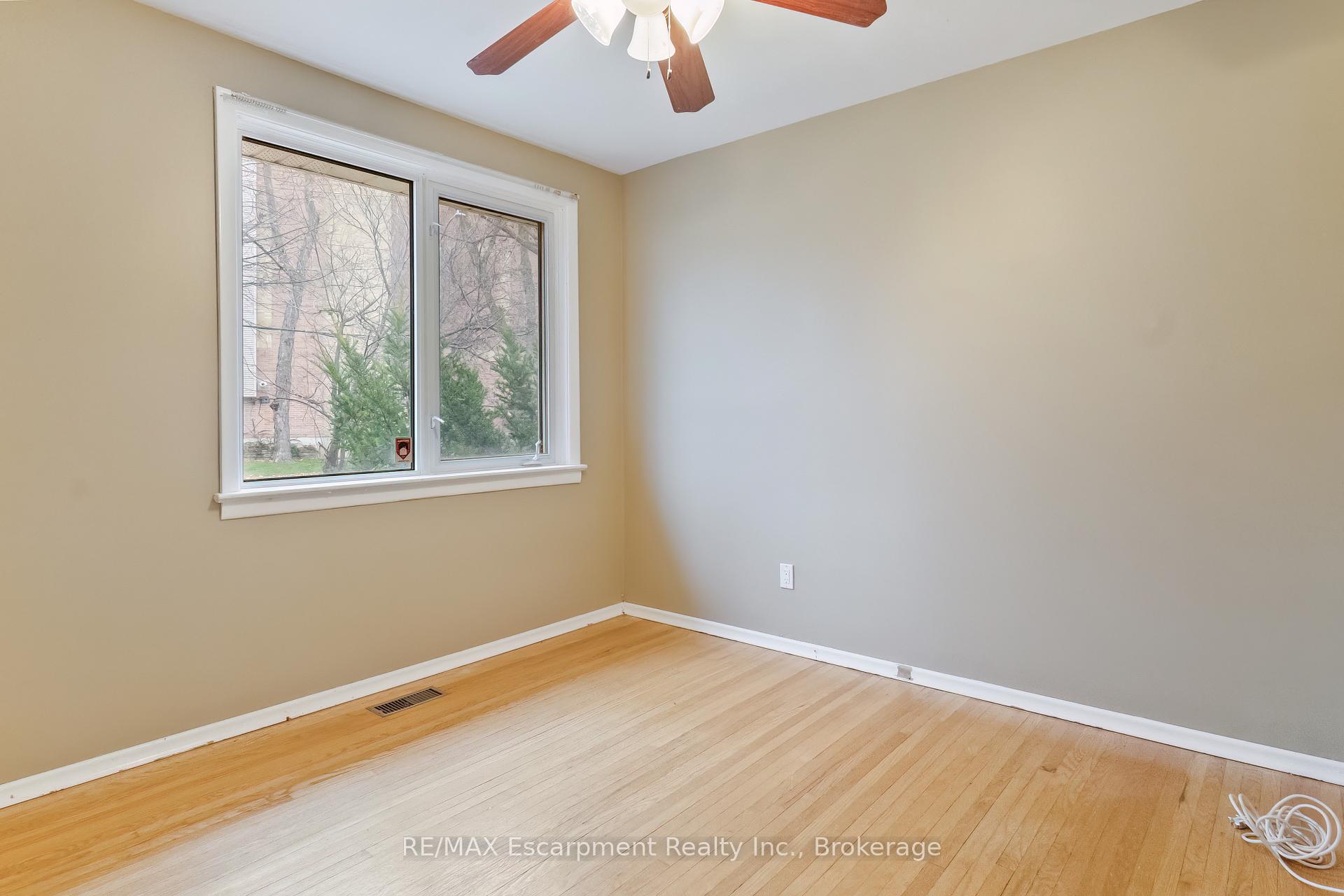 Photo 19 of Unit MAIN, 116 Prince Charles Drive, Oakville, Central — HOMEH