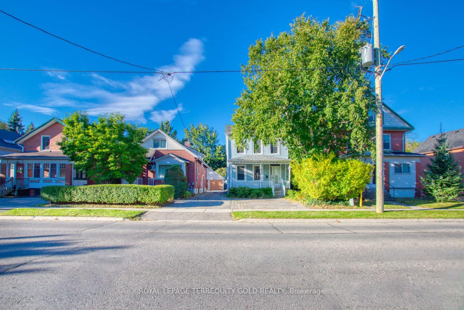 Photo 8 of 25 Mill Street N, Brampton, Downtown Brampton — HOMEH