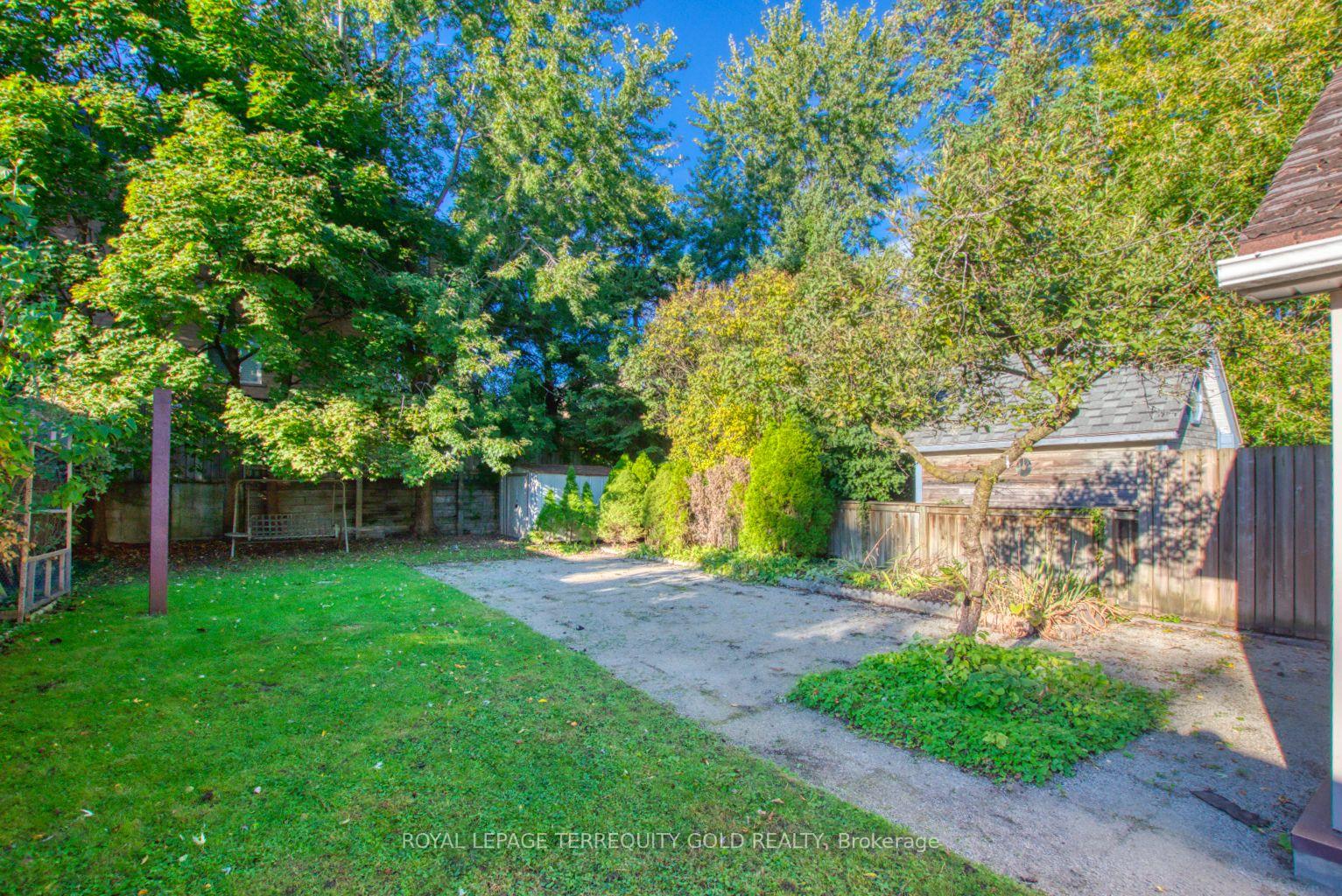 Photo 13 of 25 Mill Street N, Brampton, Downtown Brampton — HOMEH