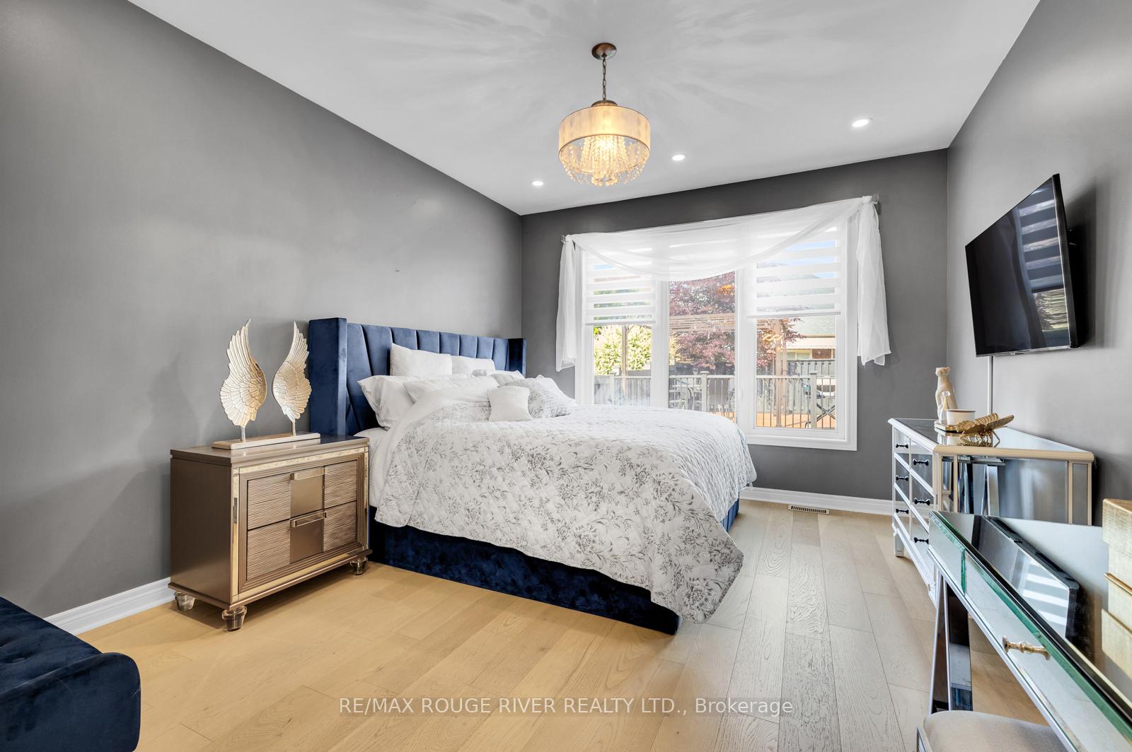 Photo 18 of 54 Erskine Drive, Clarington, Newcastle — HOMEH