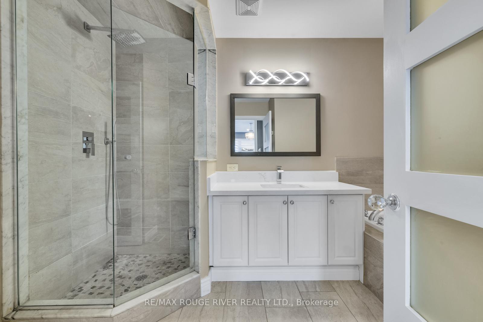 Photo 20 of 54 Erskine Drive, Clarington, Newcastle — HOMEH