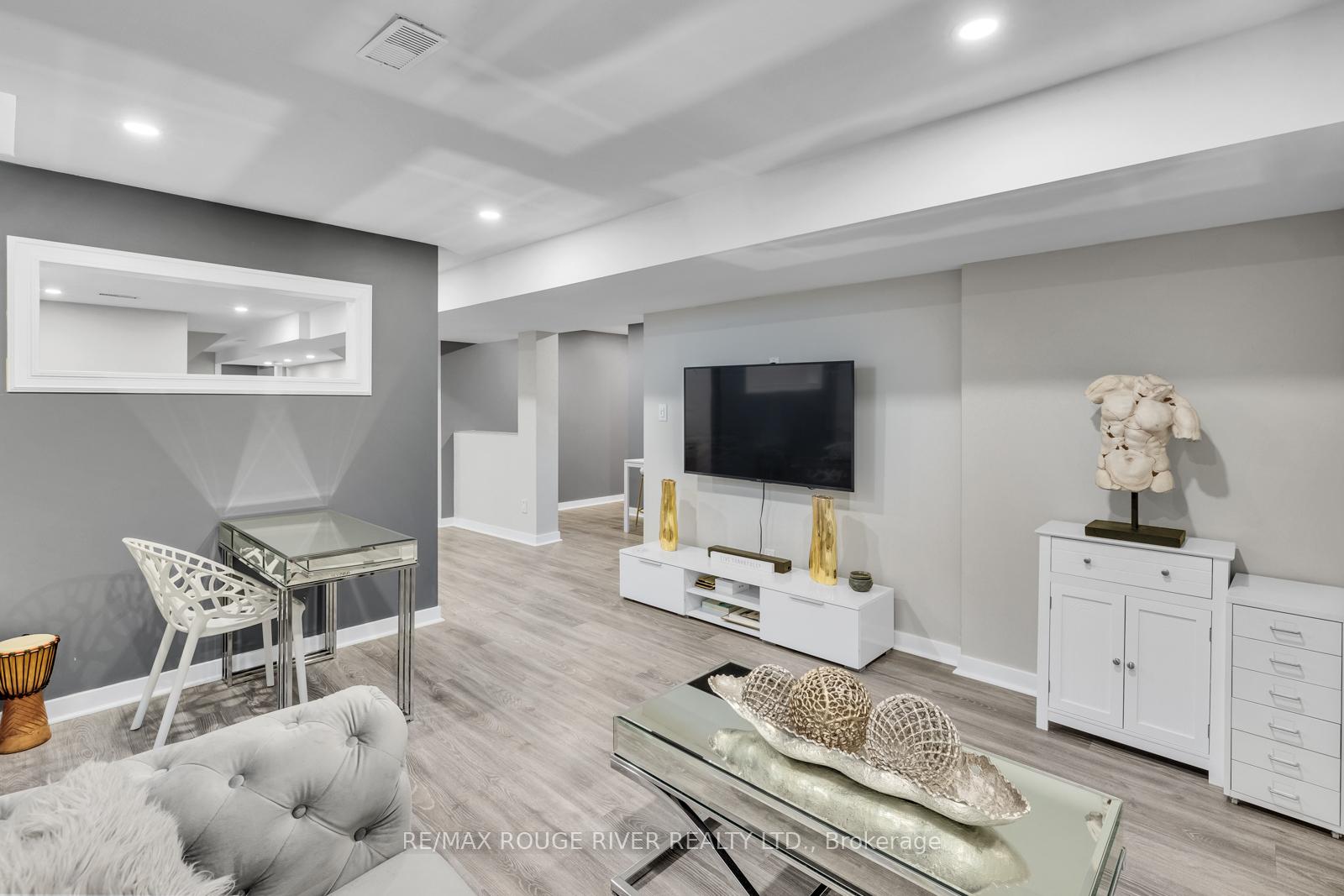 Photo 36 of 54 Erskine Drive, Clarington, Newcastle — HOMEH