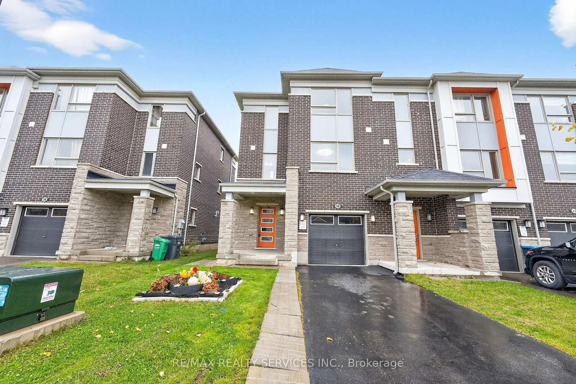 Photo 2 of 38 Divers Road, Brampton, Northwest Brampton — HOMEH