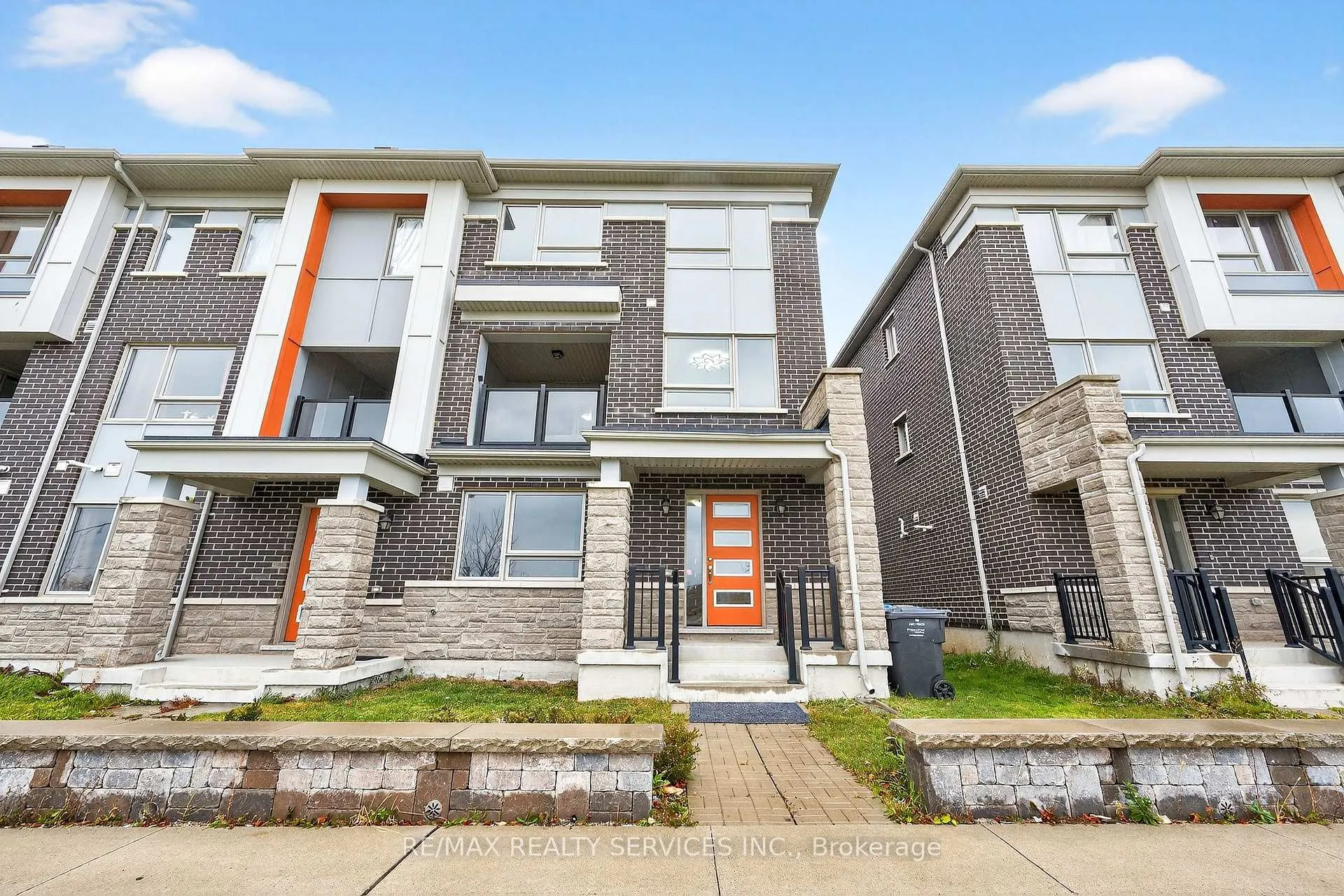 Photo 5 of 38 Divers Road, Brampton, Northwest Brampton — HOMEH