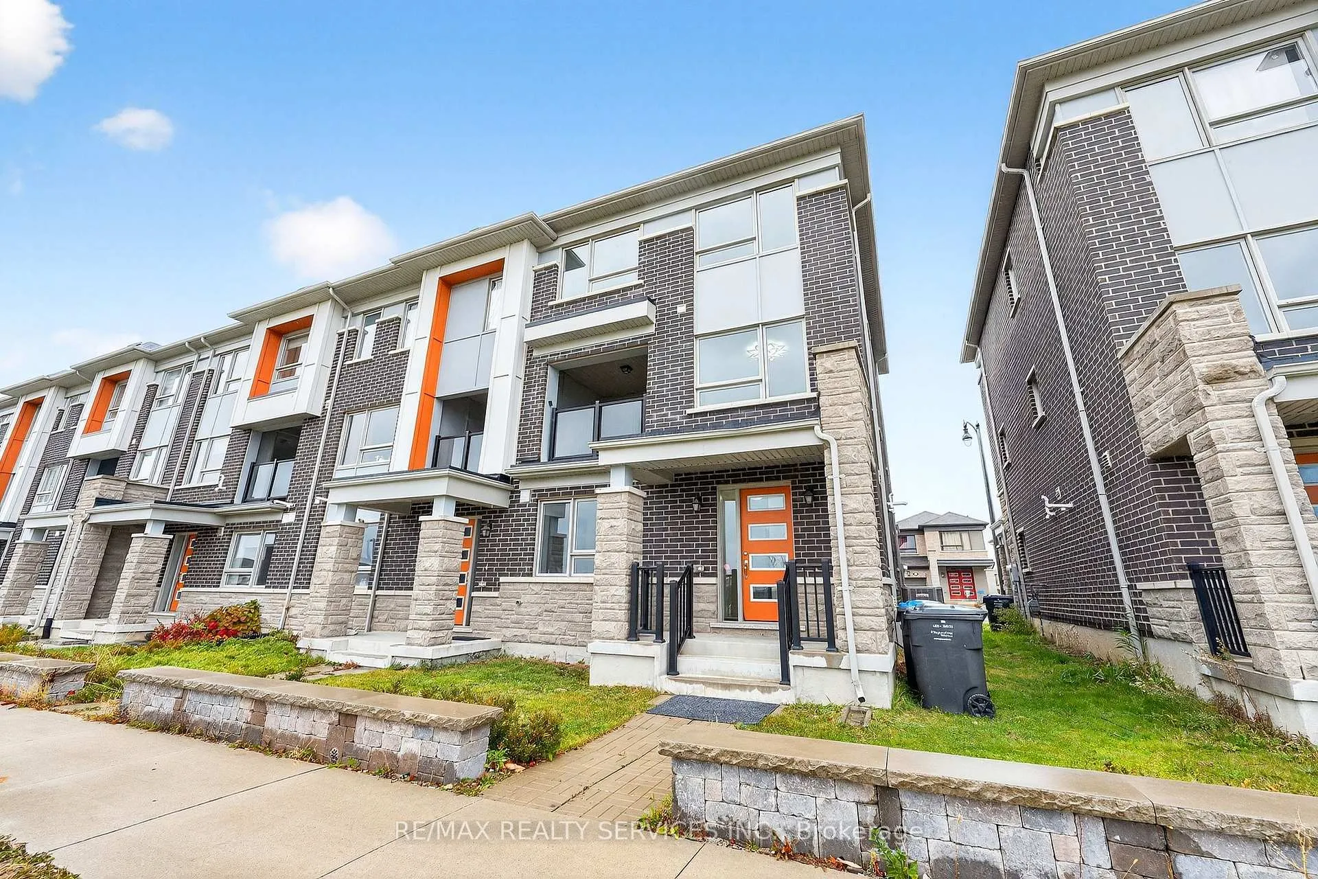 Photo 6 of 38 Divers Road, Brampton, Northwest Brampton — HOMEH