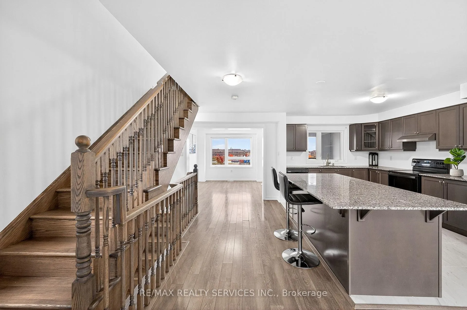 Photo 23 of 38 Divers Road, Brampton, Northwest Brampton — HOMEH
