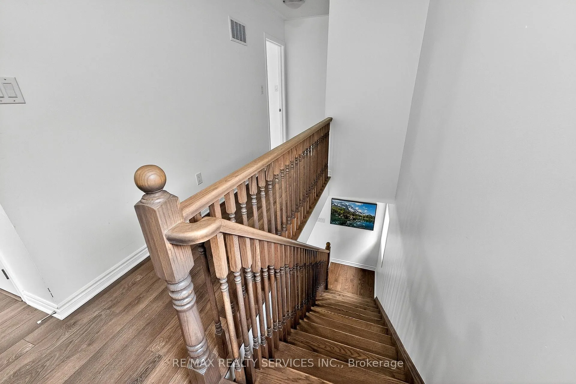 Photo 28 of 38 Divers Road, Brampton, Northwest Brampton — HOMEH