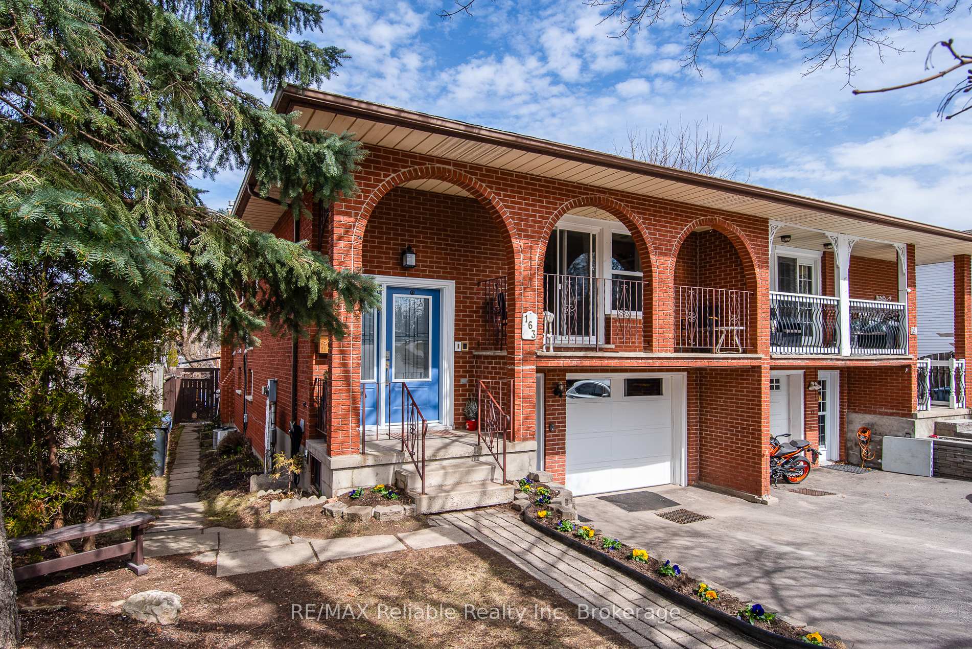 Photo 3 of 163 Marksam Road, Guelph, Willow West/Sugarbush/West Acres — HOMEH