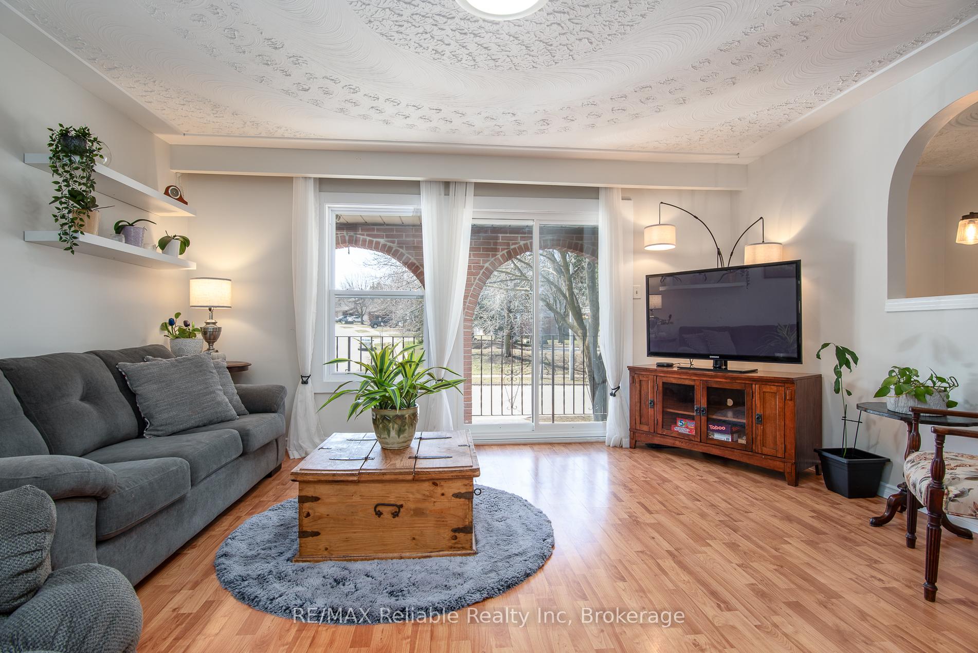 Photo 4 of 163 Marksam Road, Guelph, Willow West/Sugarbush/West Acres — HOMEH